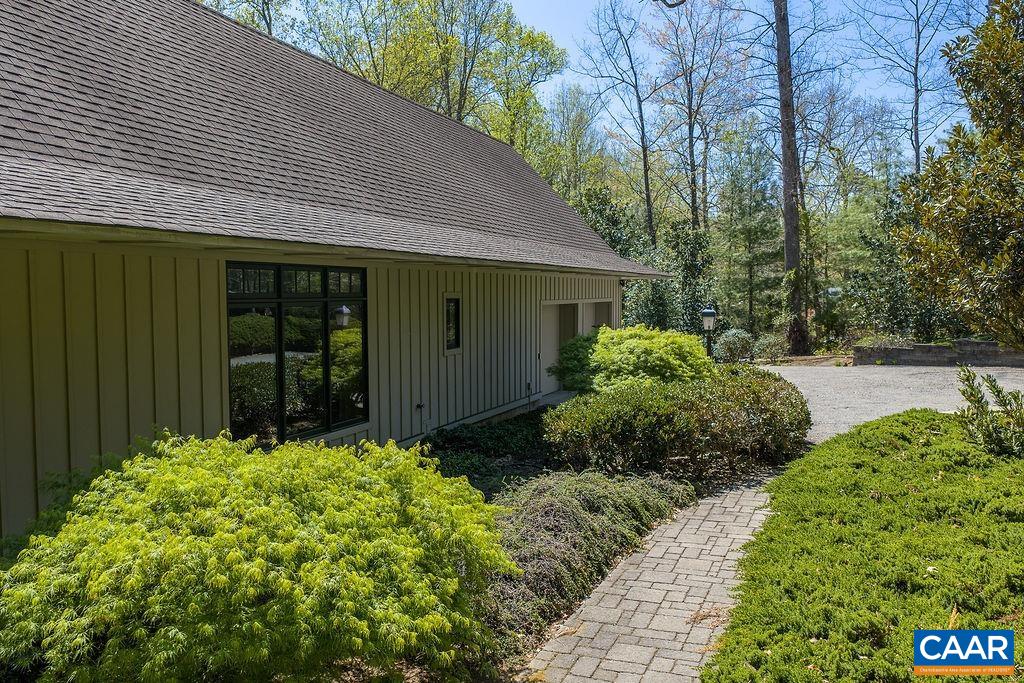 889 Old Garth Rd, Charlottesville, VA 22901 — photo 9