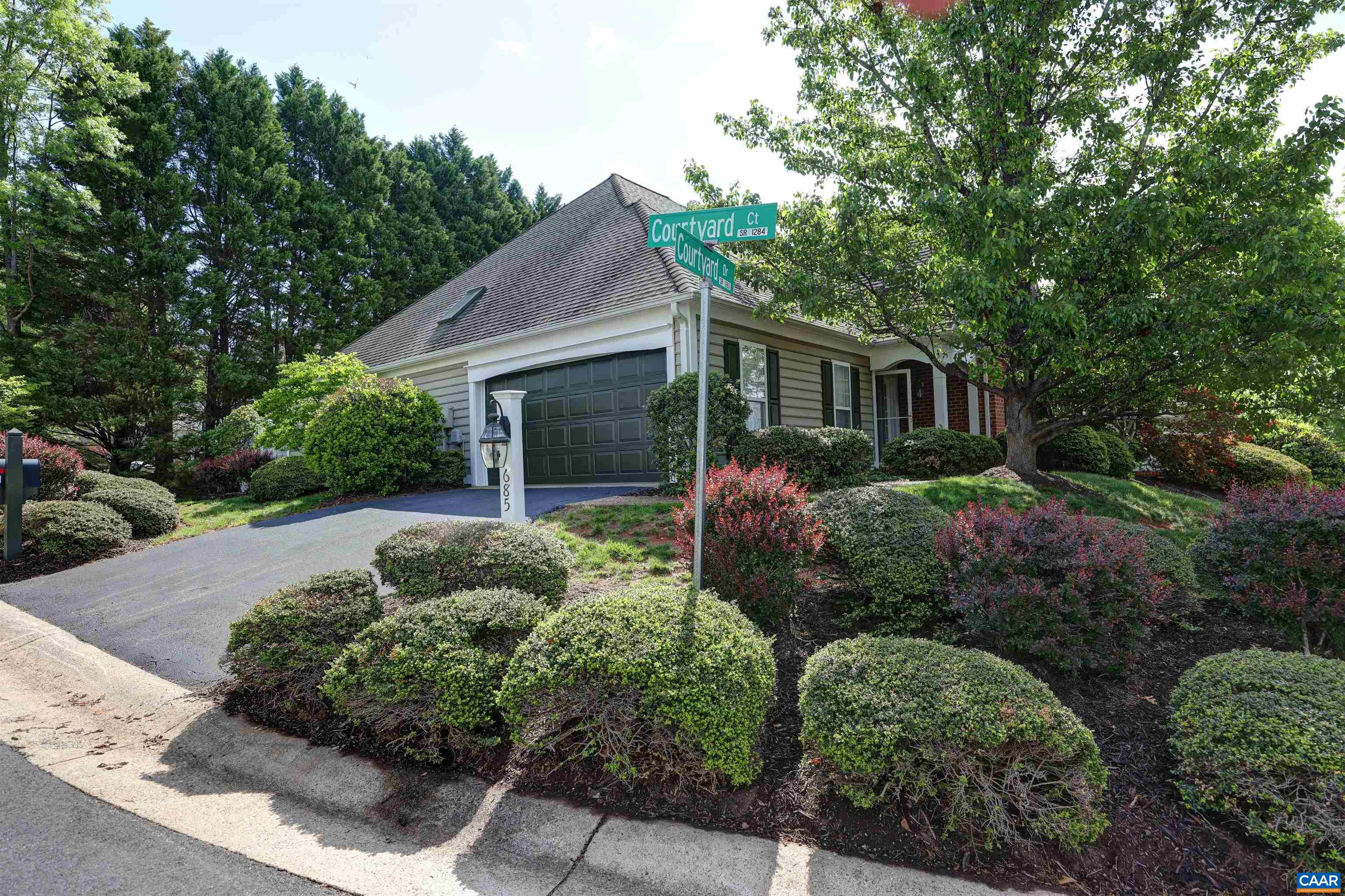 685 Courtyard Ct, Charlottesville, VA 22903 — photo 3