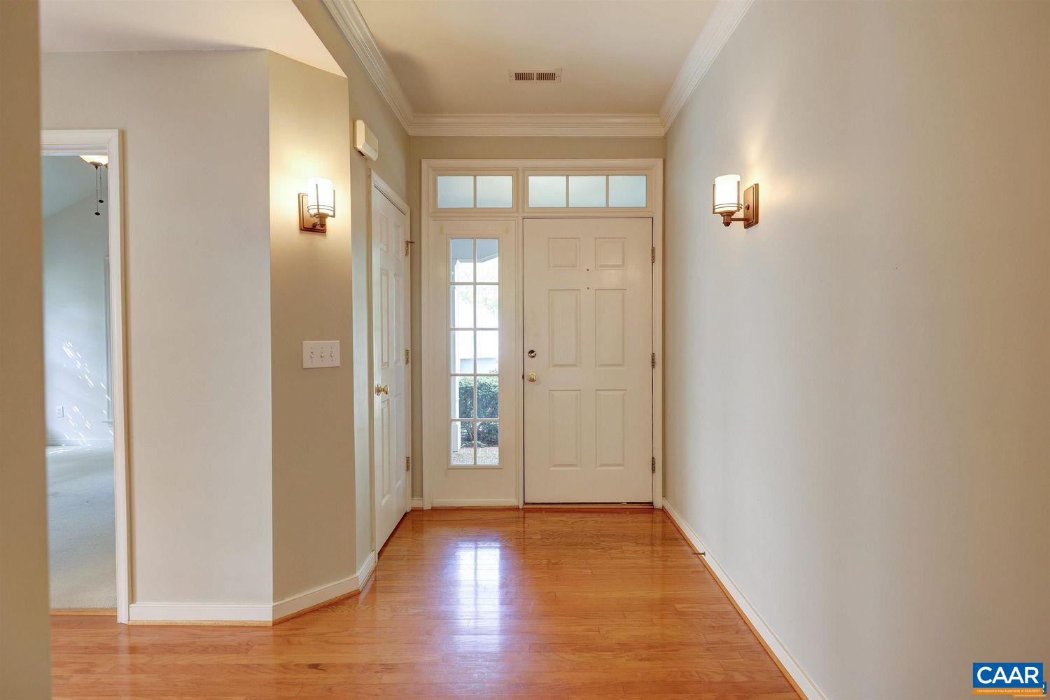 685 Courtyard Ct, Charlottesville, VA 22903 — photo 4