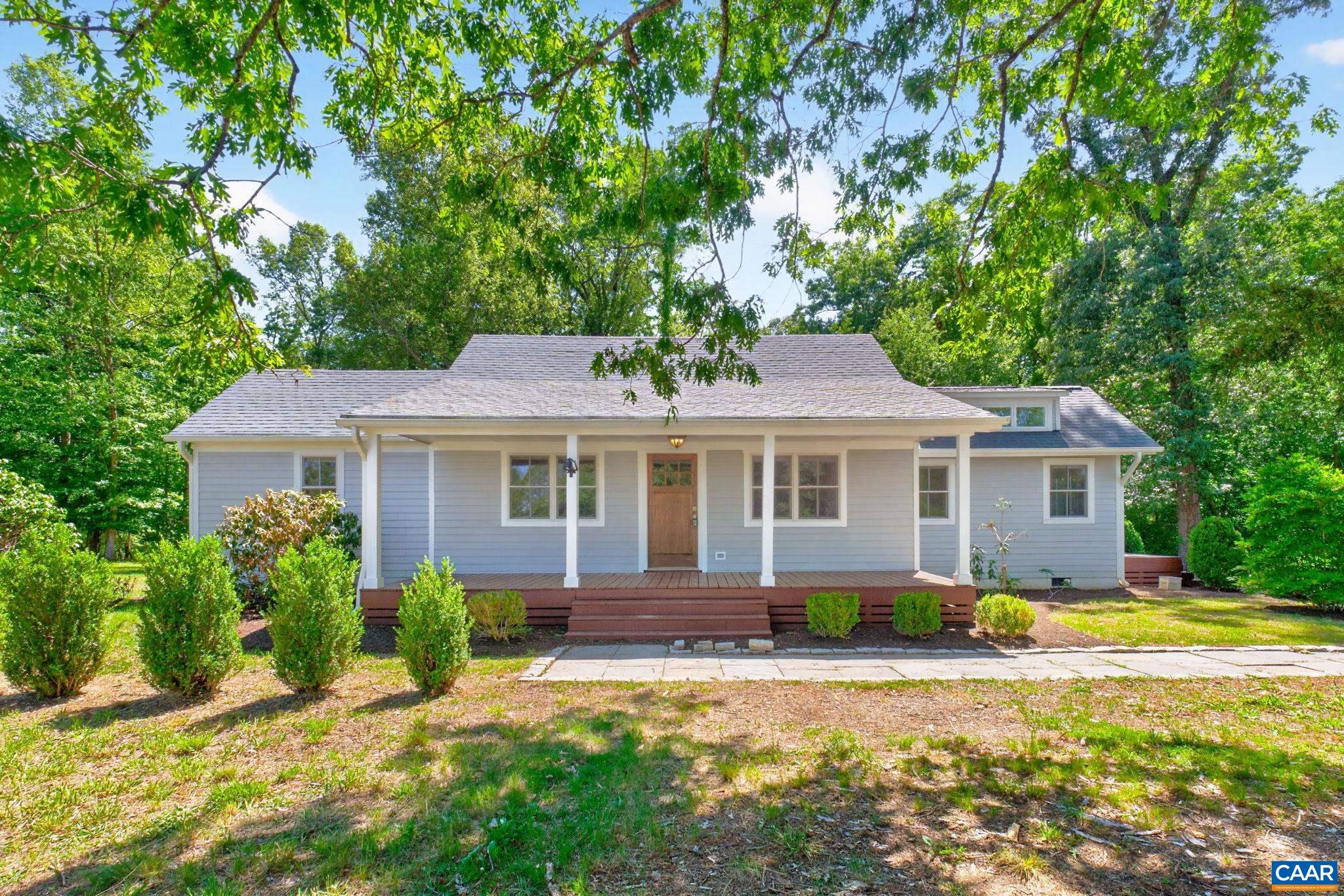 9702 Hatton Ferry Rd, Scottsville, VA 24590