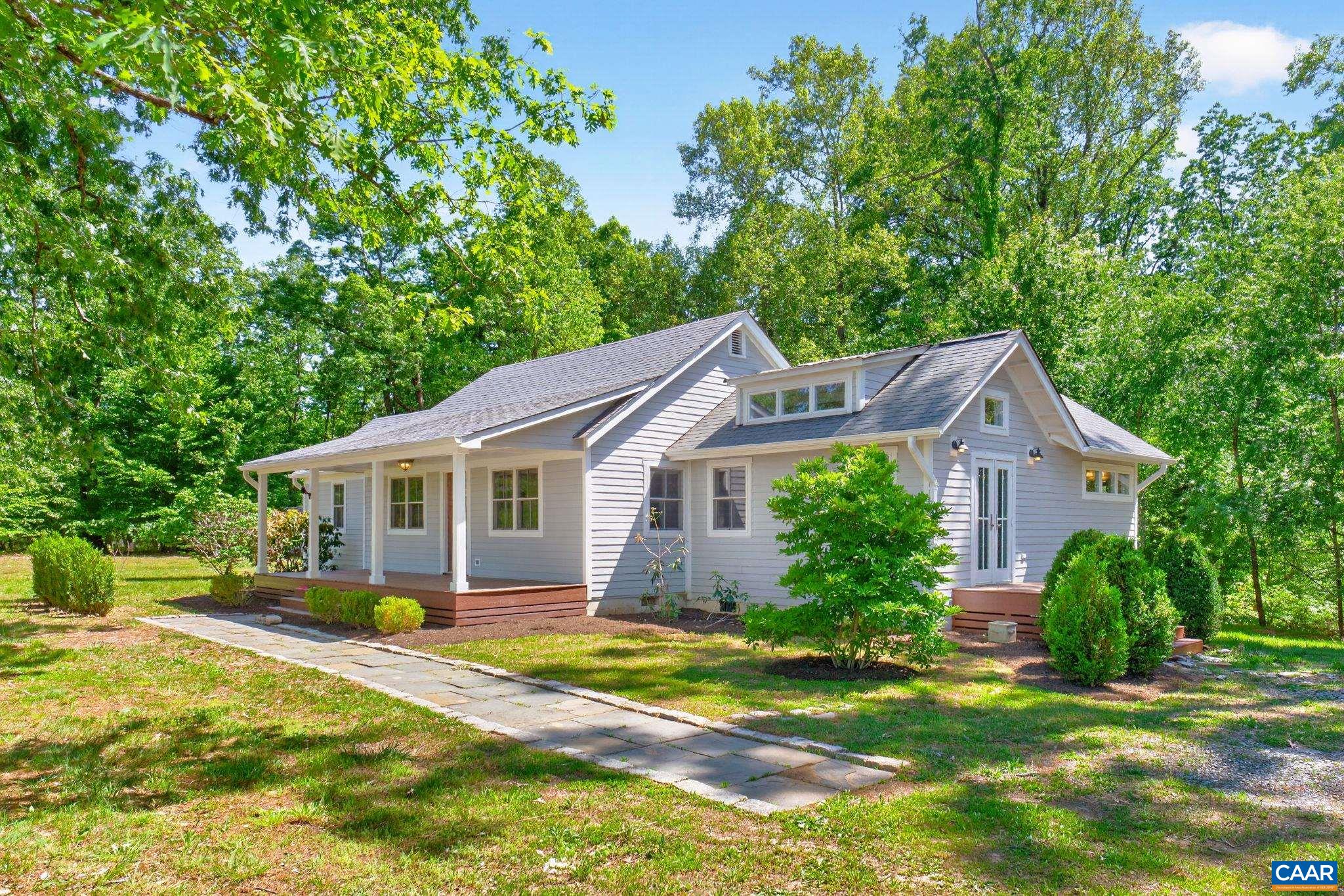9702 Hatton Ferry Rd, Scottsville, VA 24590 — photo 2