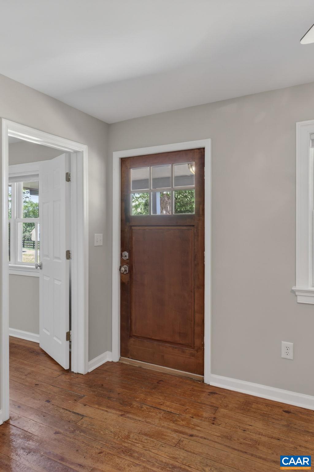 9702 Hatton Ferry Rd, Scottsville, VA 24590 — photo 7