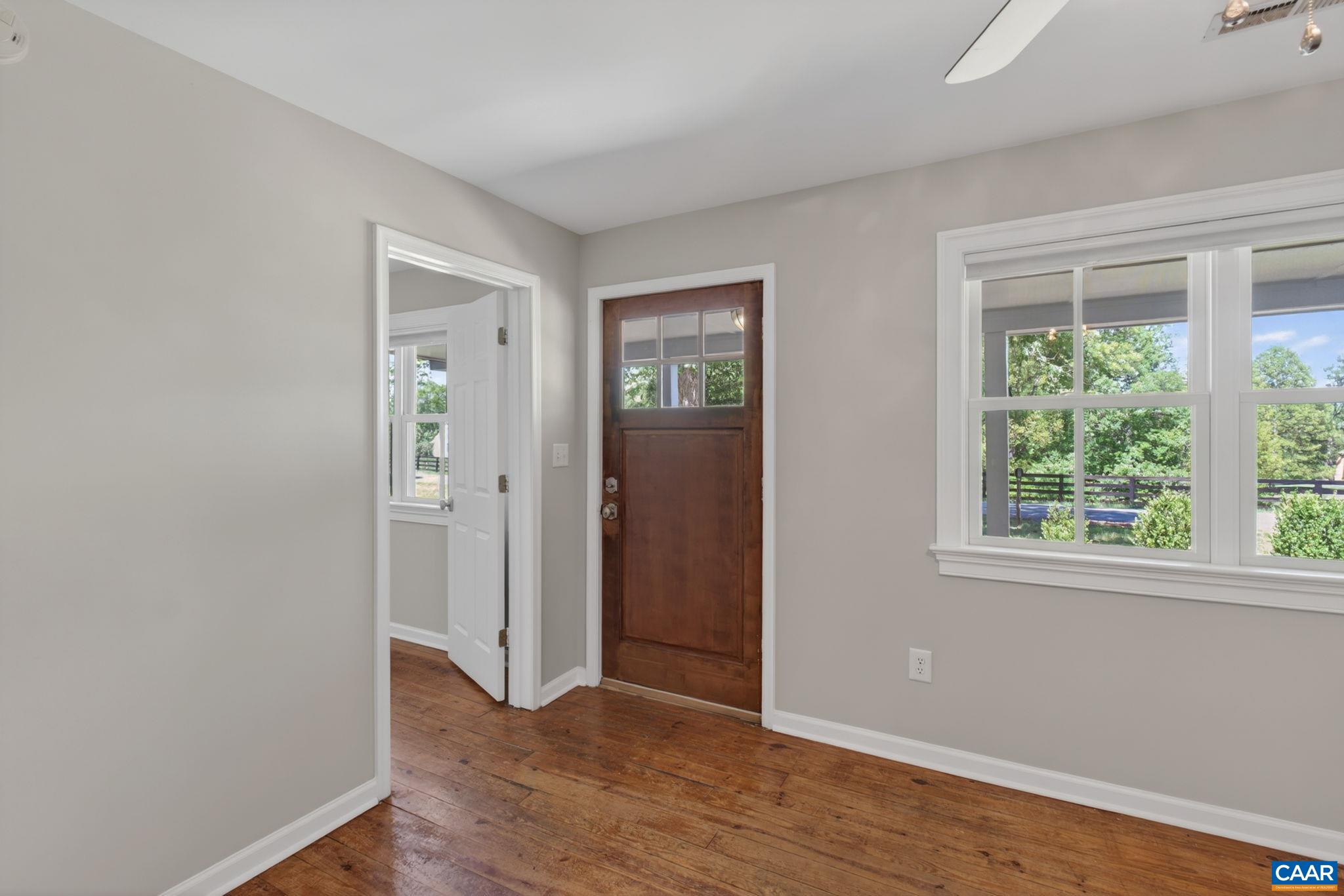 9702 Hatton Ferry Rd, Scottsville, VA 24590 — photo 8