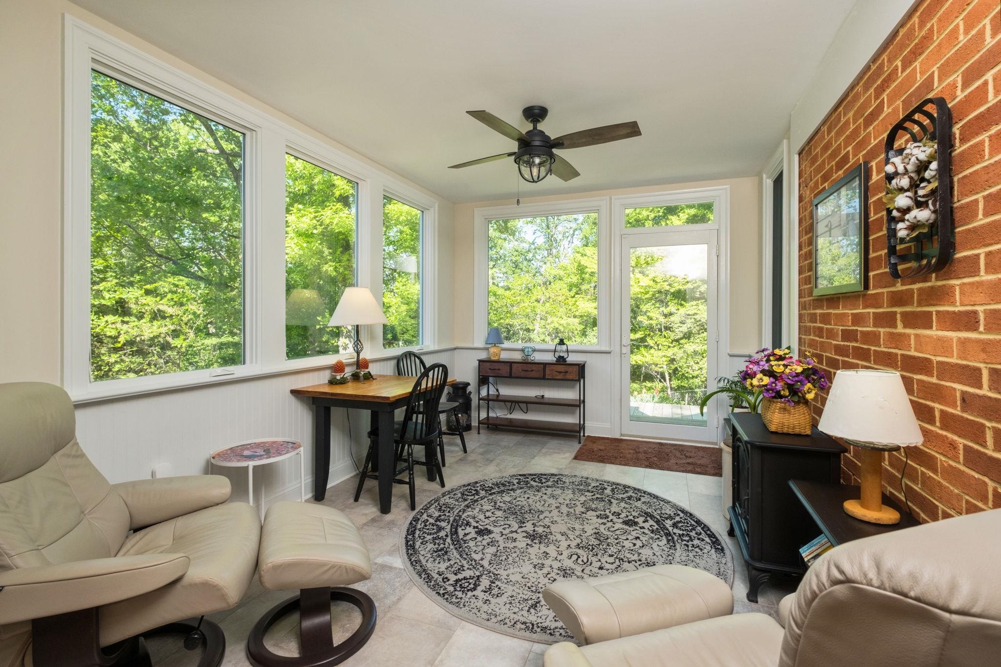 446 Mountain View Dr, Staunton, VA 24401 — photo 10