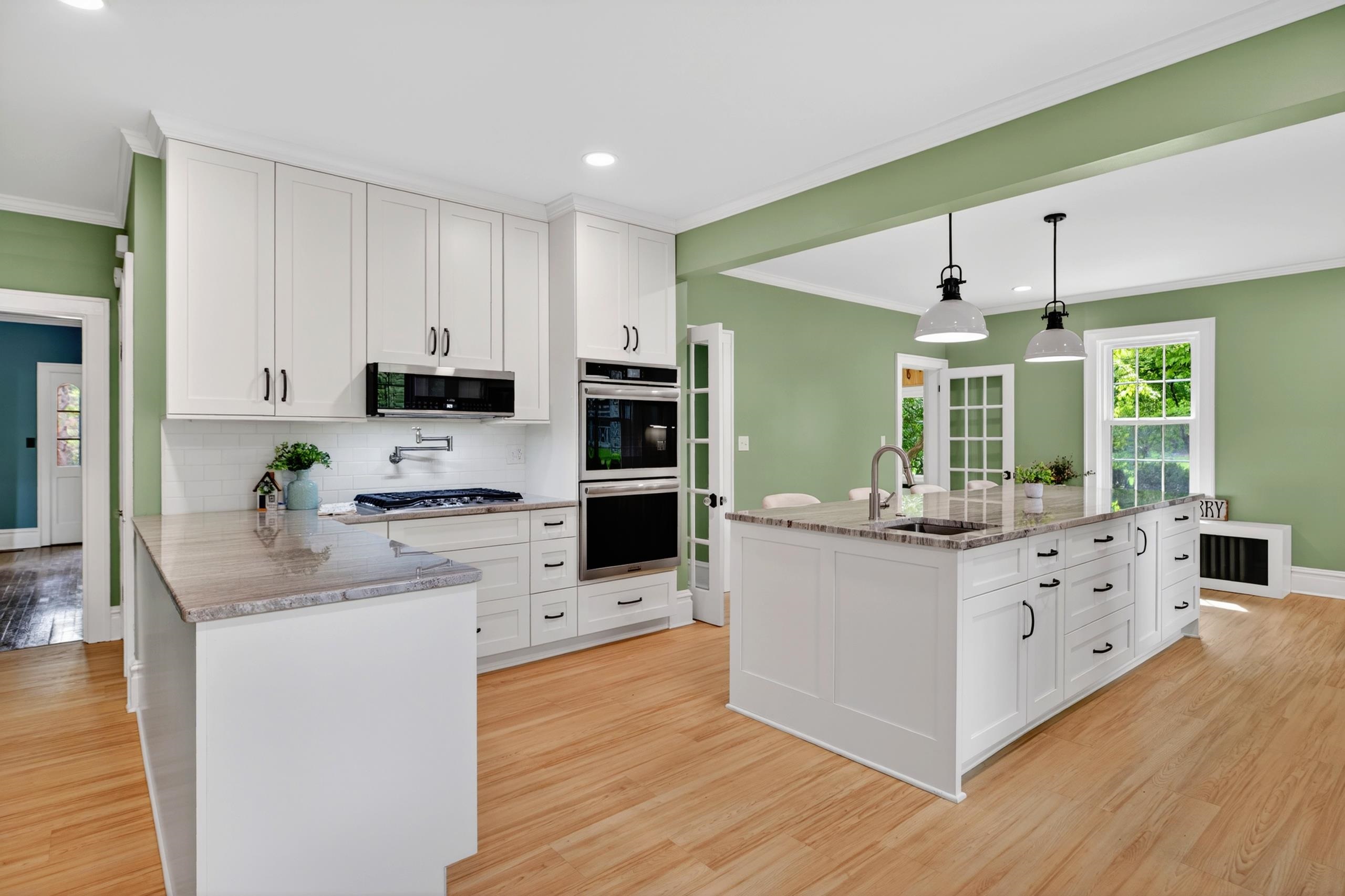 557 S Ellison Ln, Waynesboro, VA 22980