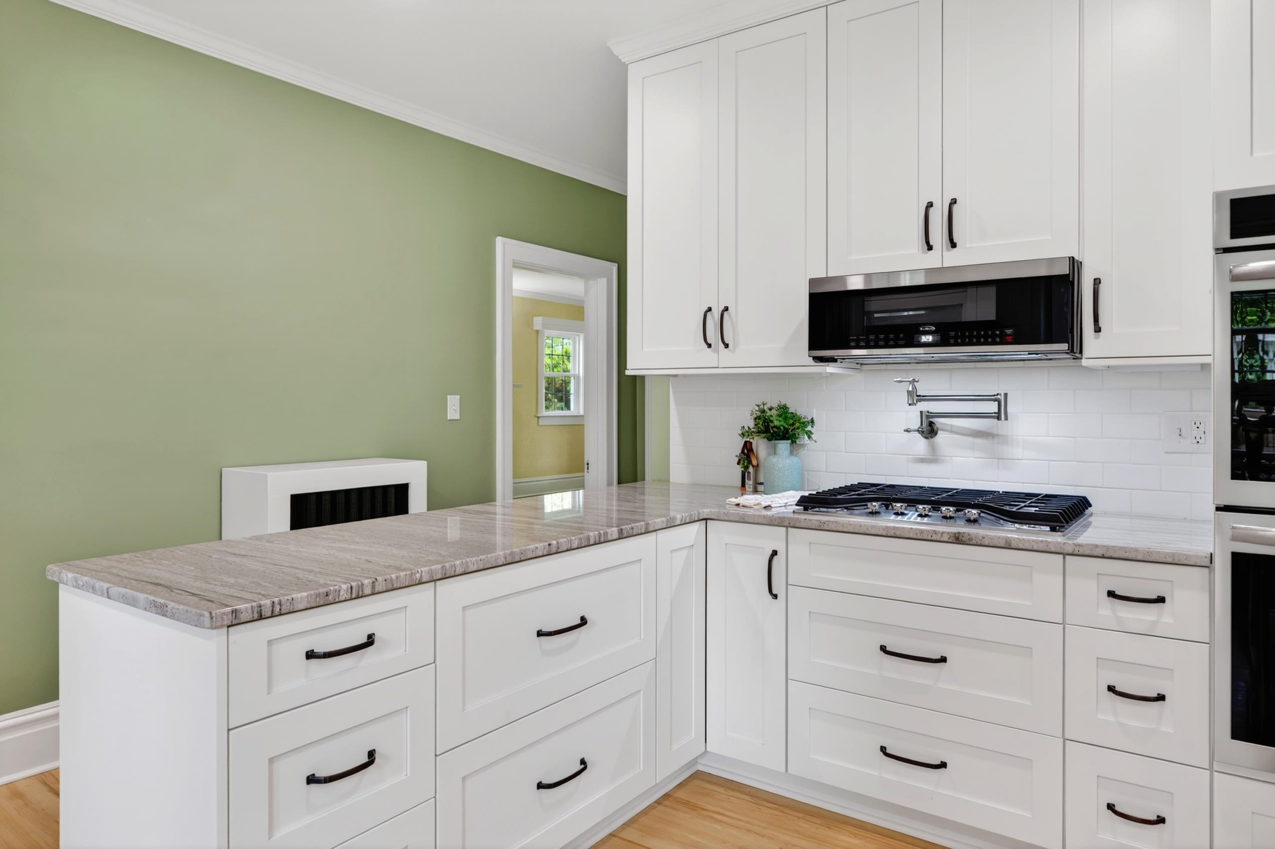557 S Ellison Ln, Waynesboro, VA 22980 — photo 5