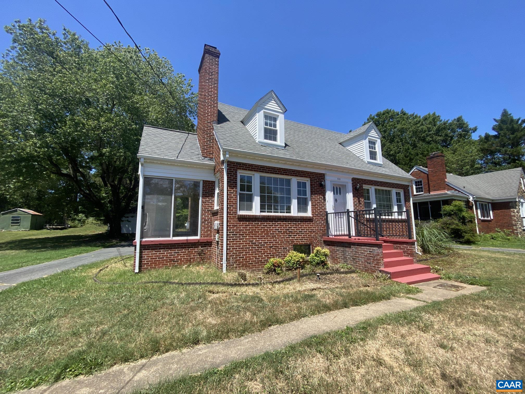 210 W Gordon Ave, Gordonsville, VA 22942