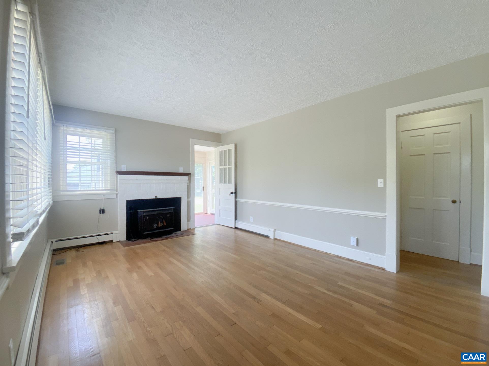 210 W Gordon Ave, Gordonsville, VA 22942 — photo 4