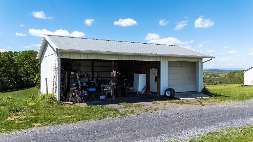 112 Guernsey Ln, Staunton, VA 24401 — photo 10