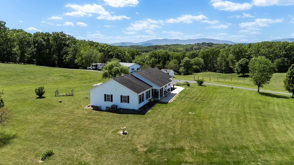 112 Guernsey Ln, Staunton, VA 24401 — photo 3