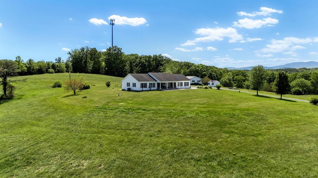 112 Guernsey Ln, Staunton, VA 24401 — photo 4