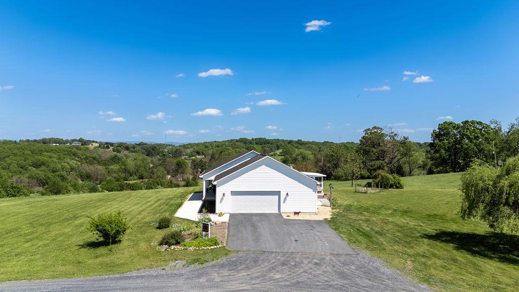 112 Guernsey Ln, Staunton, VA 24401 — photo 7