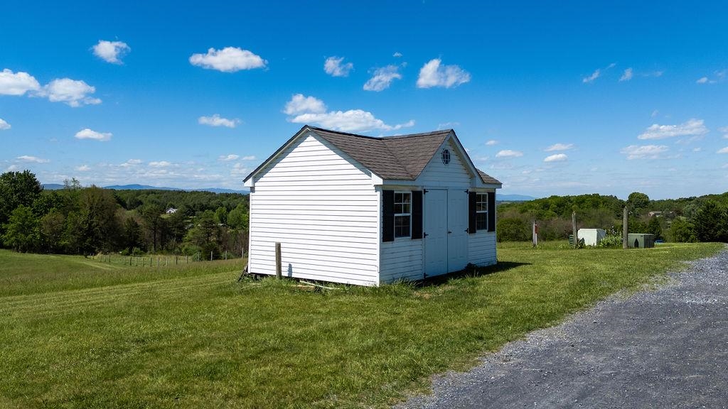 112 Guernsey Ln, Staunton, VA 24401 — photo 9