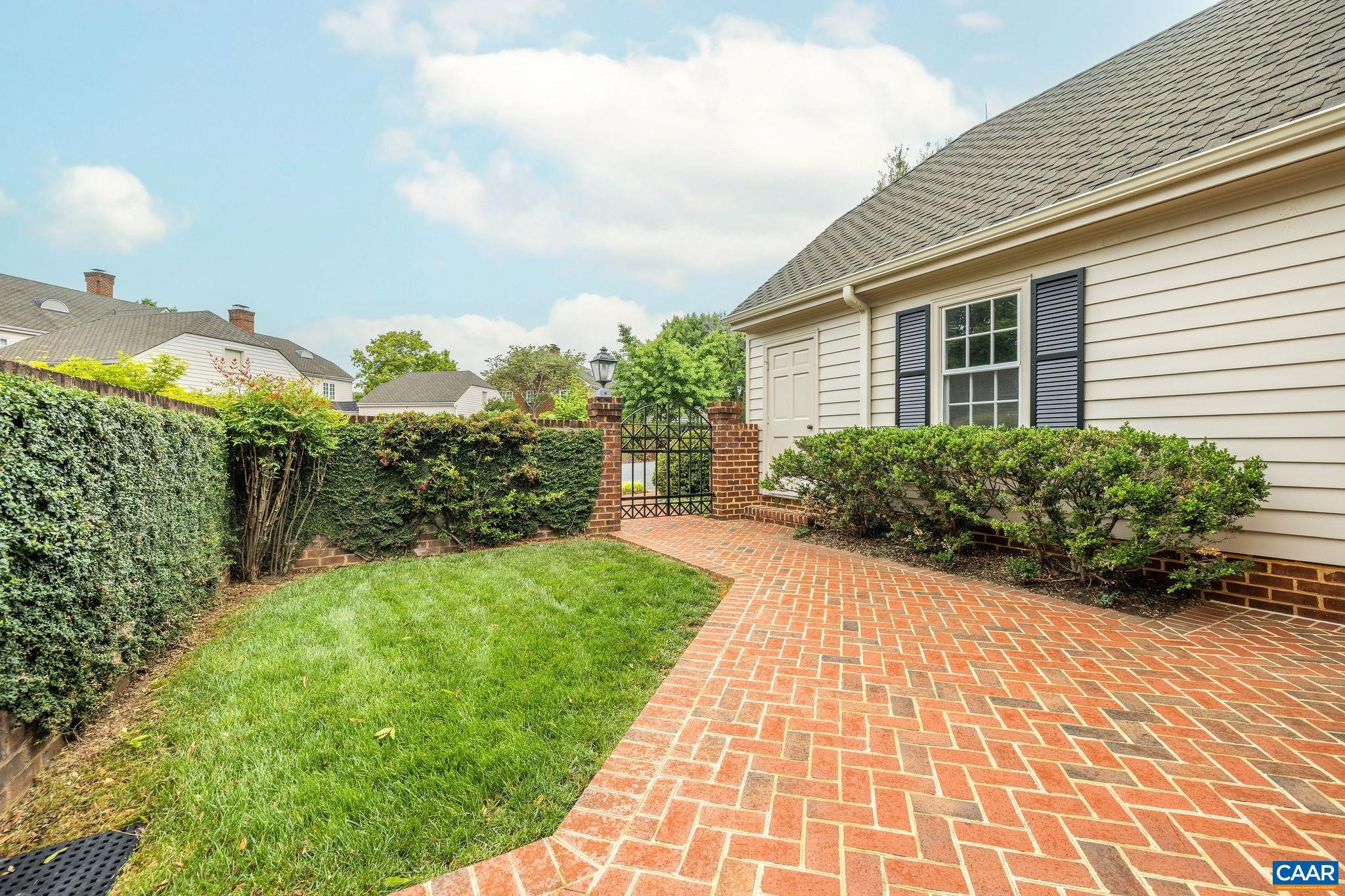 555 Dryden Pl, Charlottesville, VA 22903 — photo 9