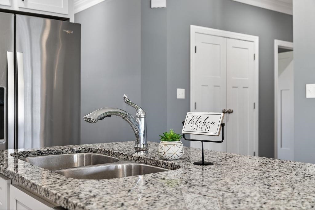145 Paige St, Waynesboro, VA 22980 — photo 10