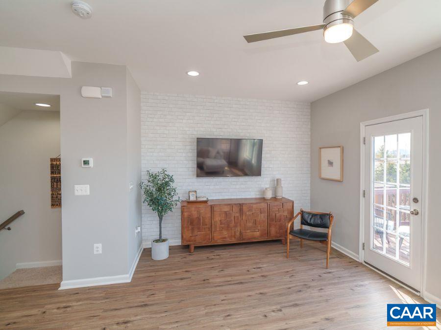 249 Cheshire Ln, Waynesboro, VA 22980 — photo 2