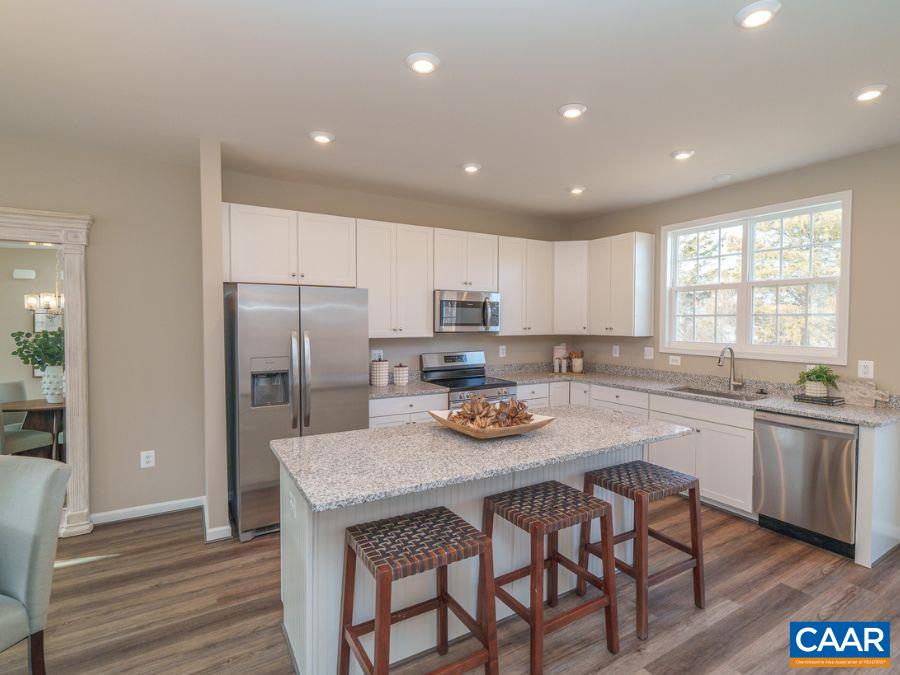 249 Cheshire Ln, Waynesboro, VA 22980 — photo 4
