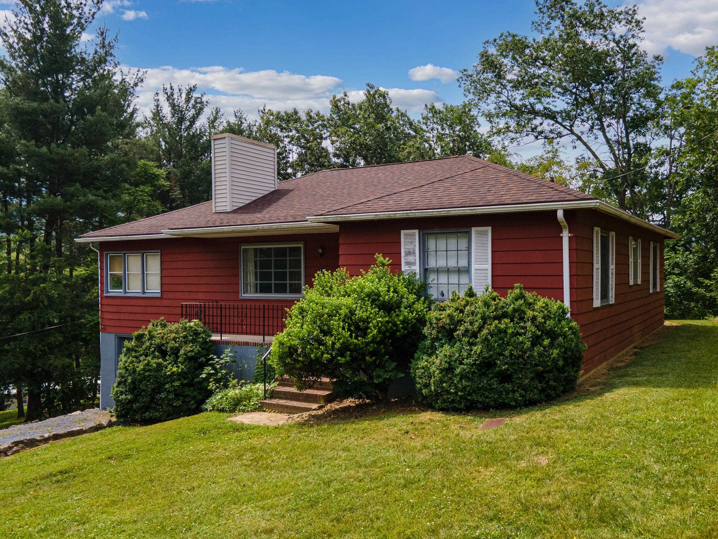 117 Grove Ave, Edinburg, VA 22824