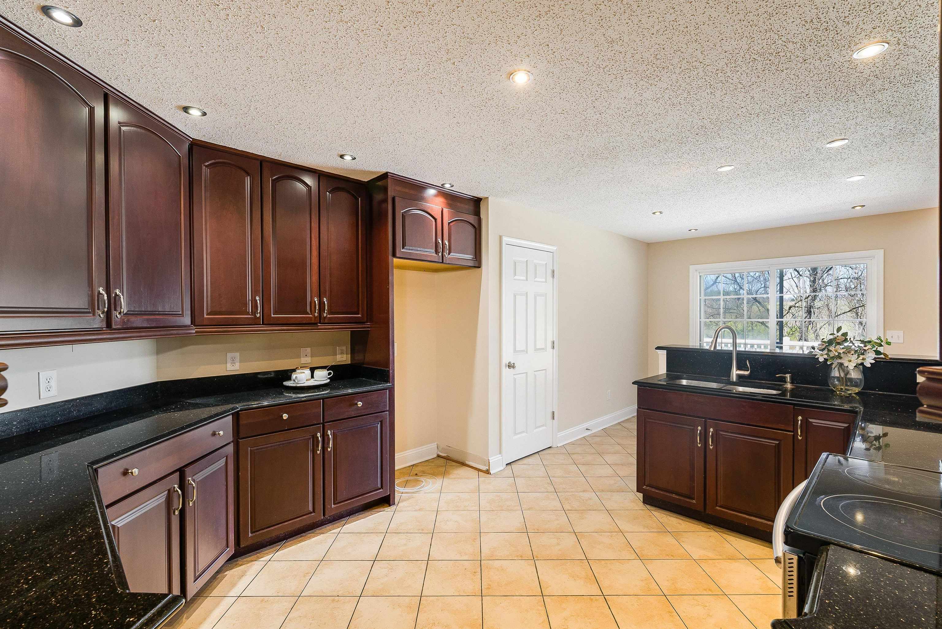 49 Bowmans Run Dr, Stuarts Draft, VA 24477 — photo 10
