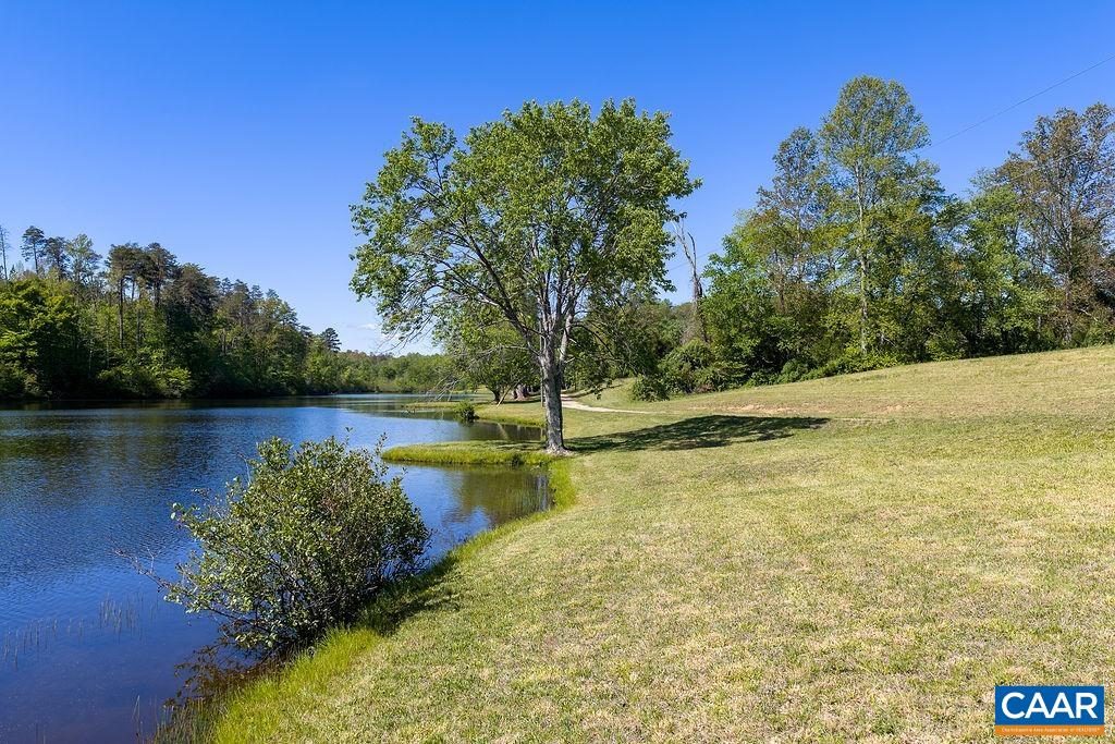 317 Lake View Ln, Palmyra, VA 22963 - photo 7
