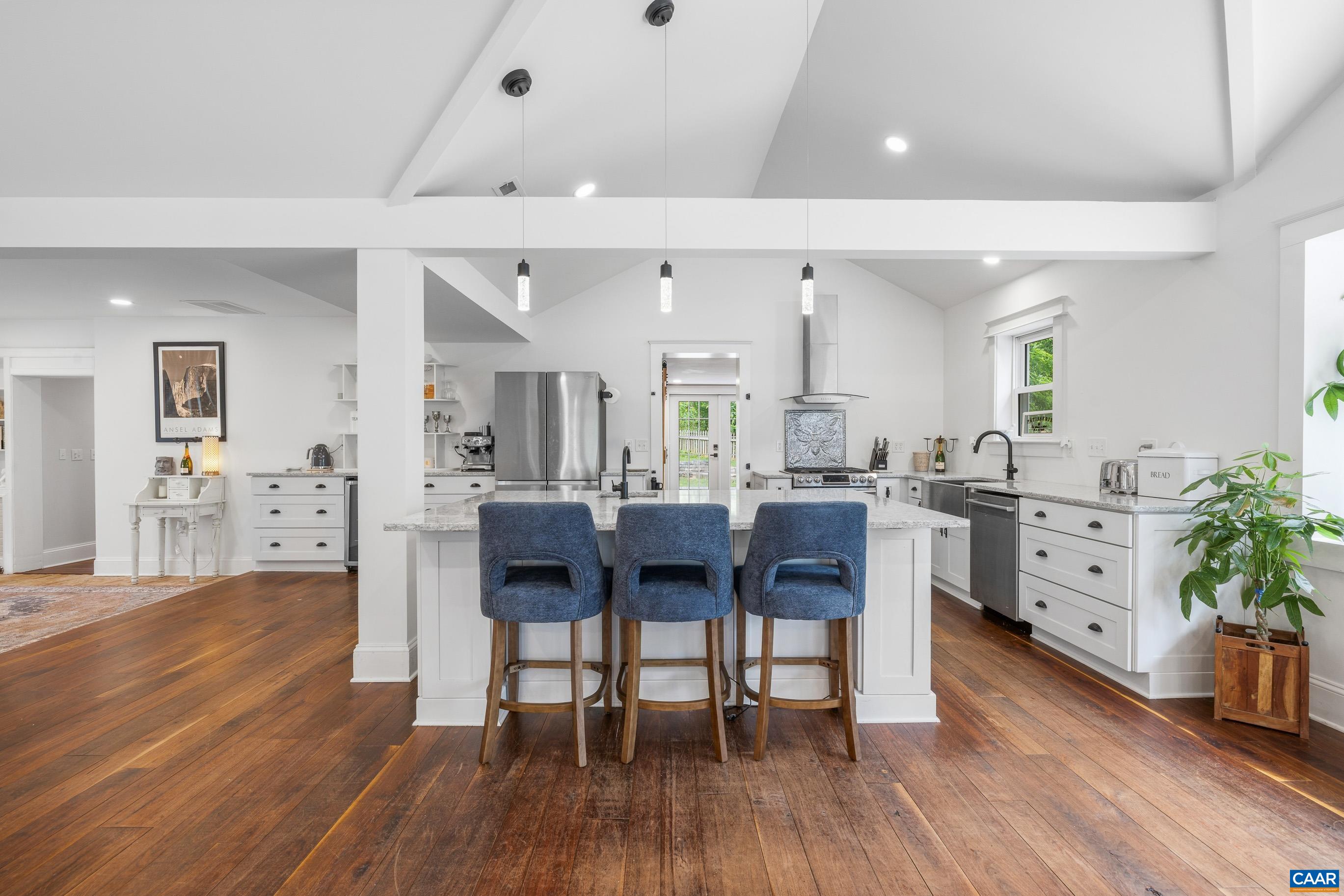 104 Buckingham Cir, Charlottesville, VA 22903 — photo 6