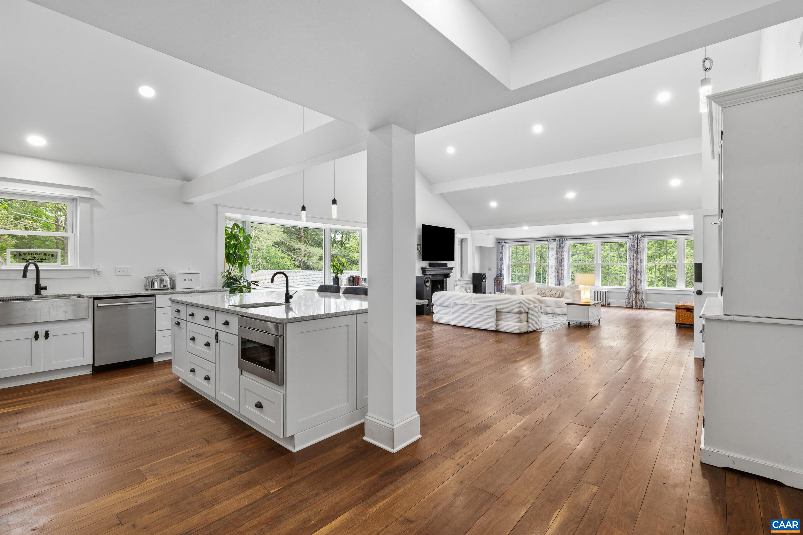 104 Buckingham Cir, Charlottesville, VA 22903 — photo 7