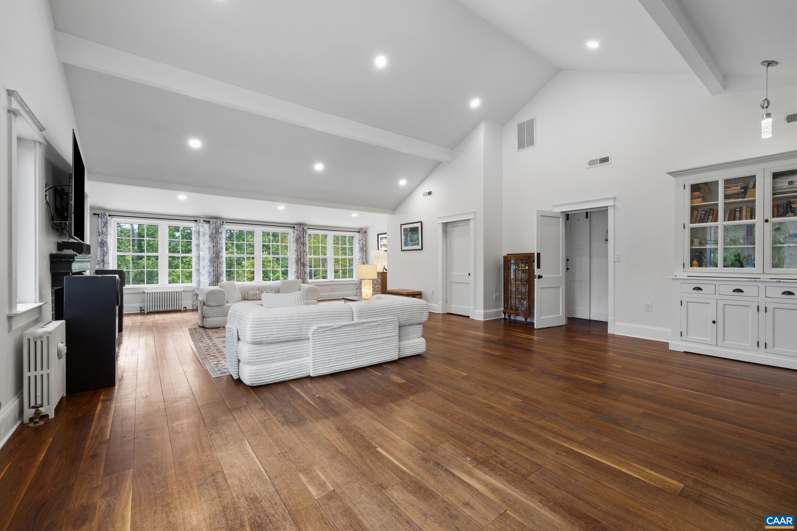 104 Buckingham Cir, Charlottesville, VA 22903 — photo 8