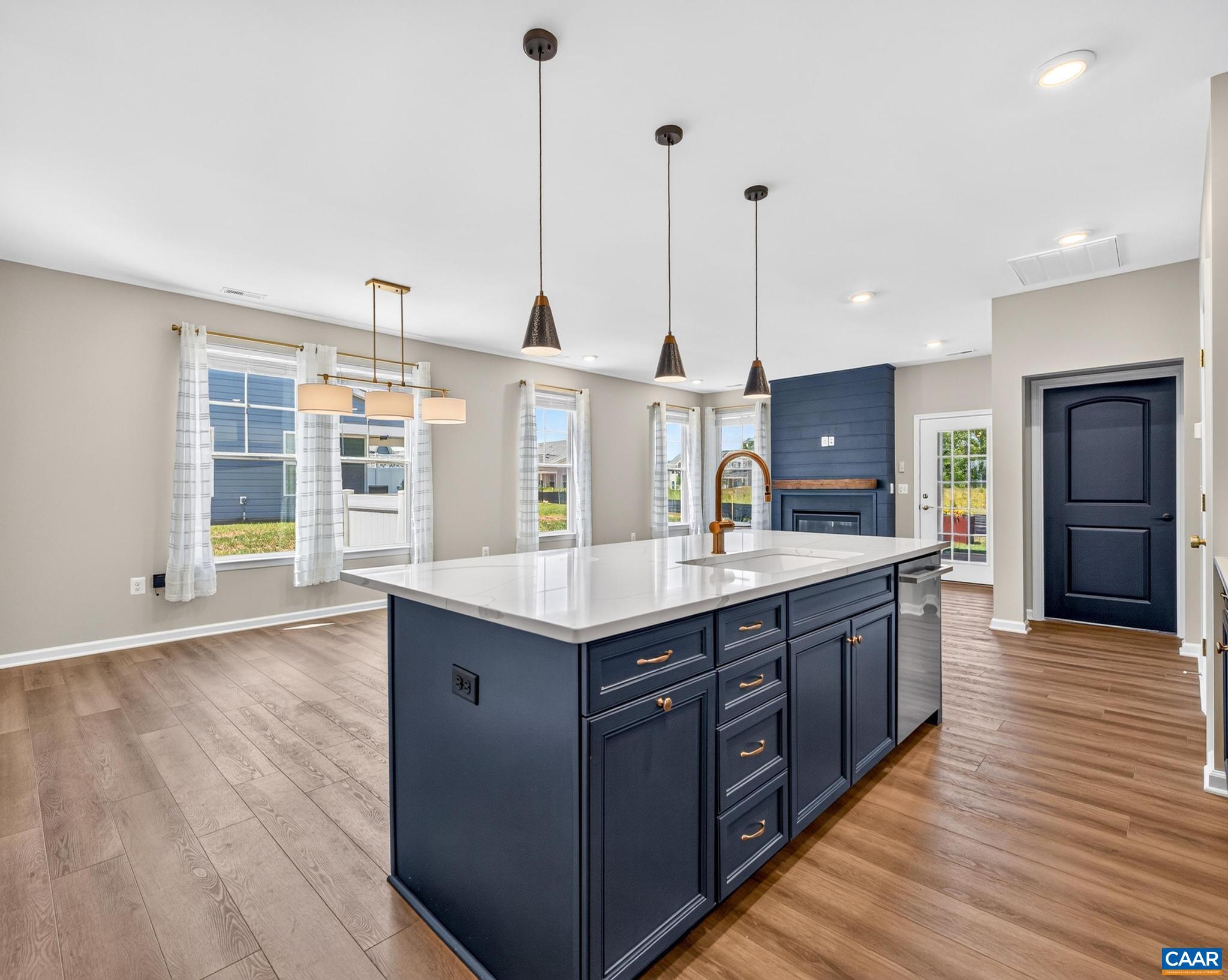 424 Bayberry Ln, Zion Crossroads, VA 22942 — photo 3