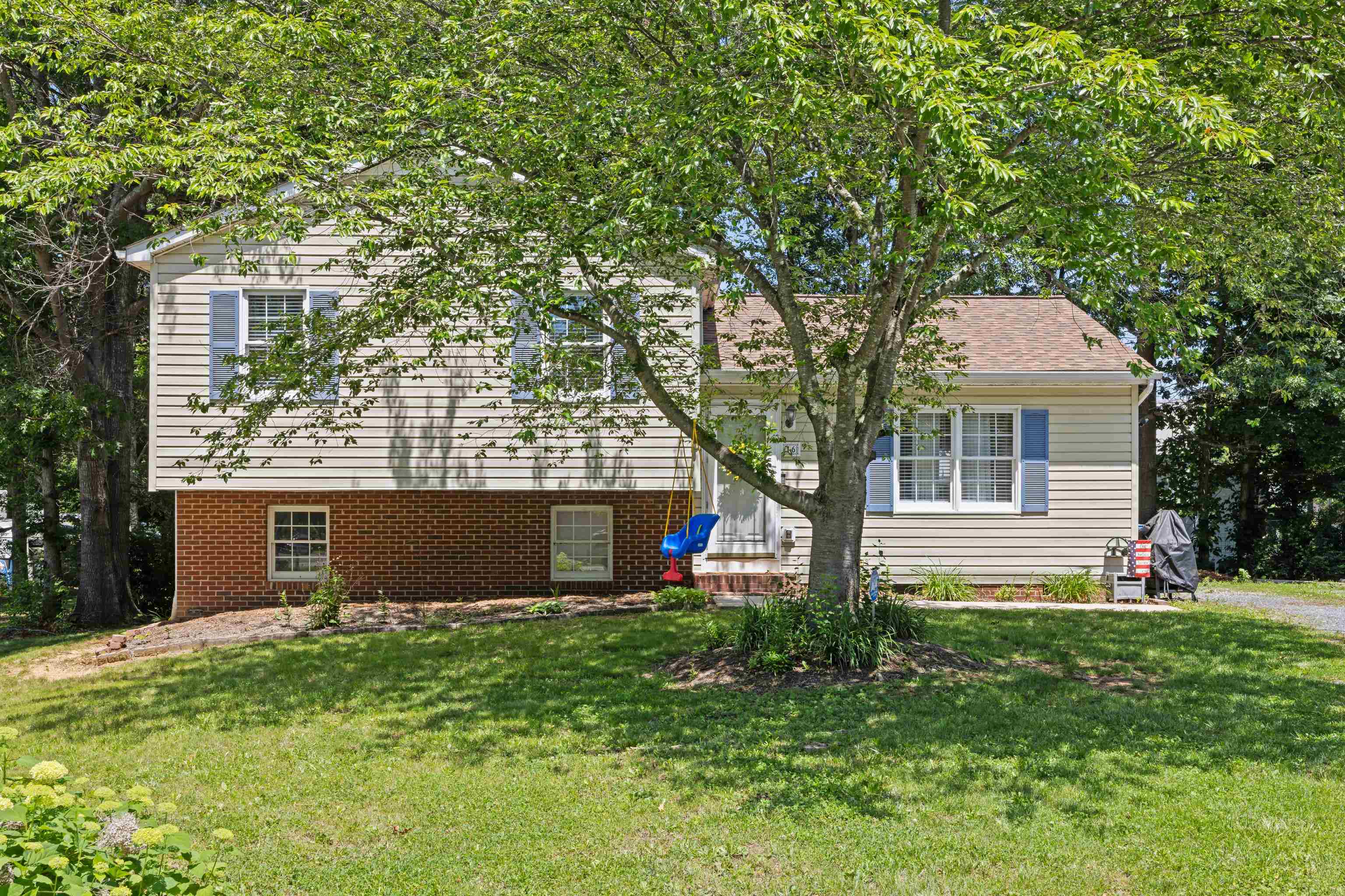 16 Kingston Ct, Stuarts Draft, VA 24477 — photo 2