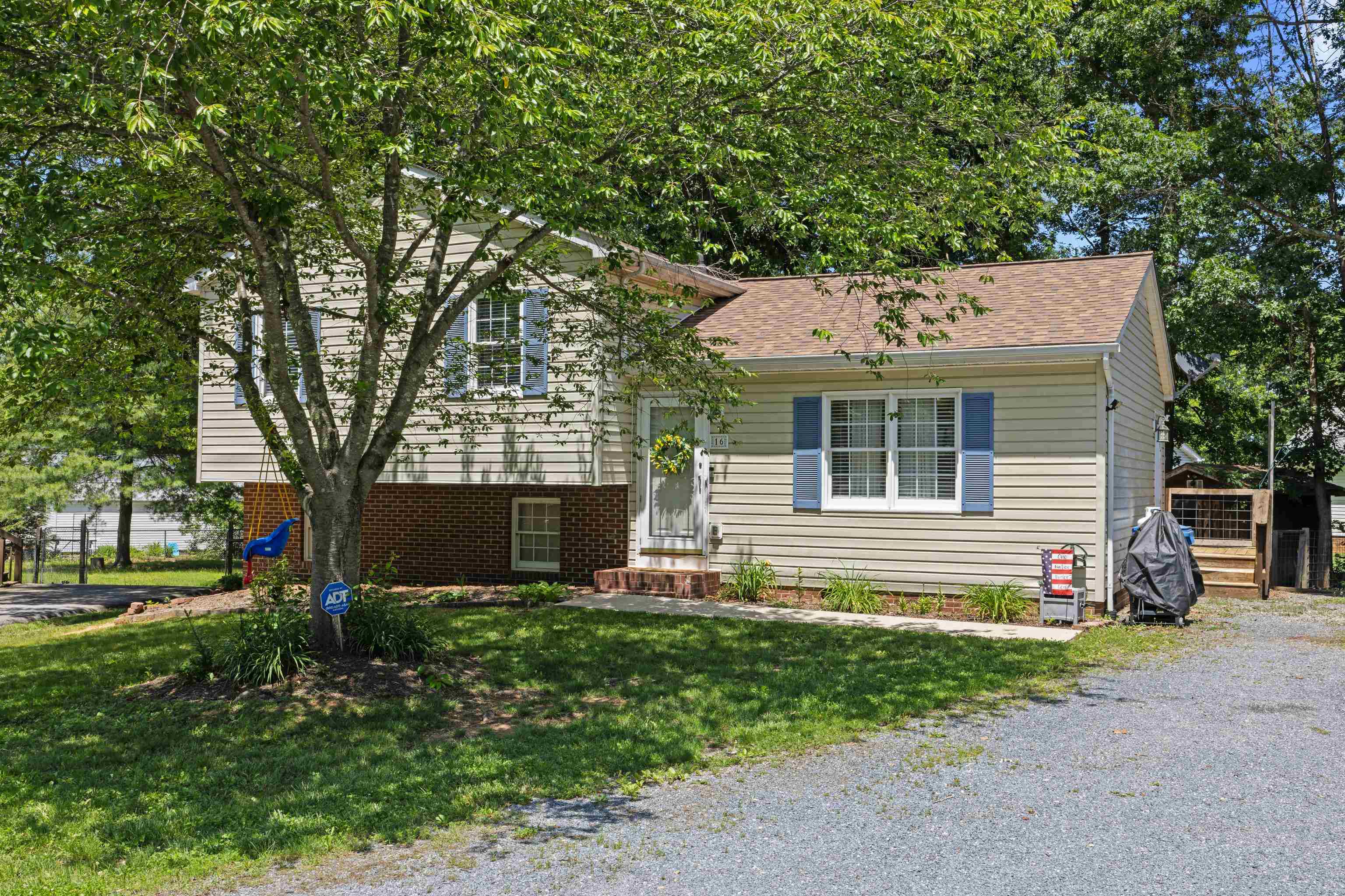 16 Kingston Ct, Stuarts Draft, VA 24477 — photo 5