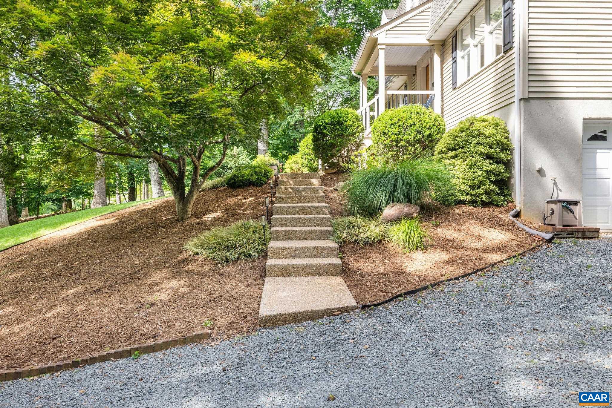 125 Vincennes Rd, Charlottesville, VA 22911 — photo 4