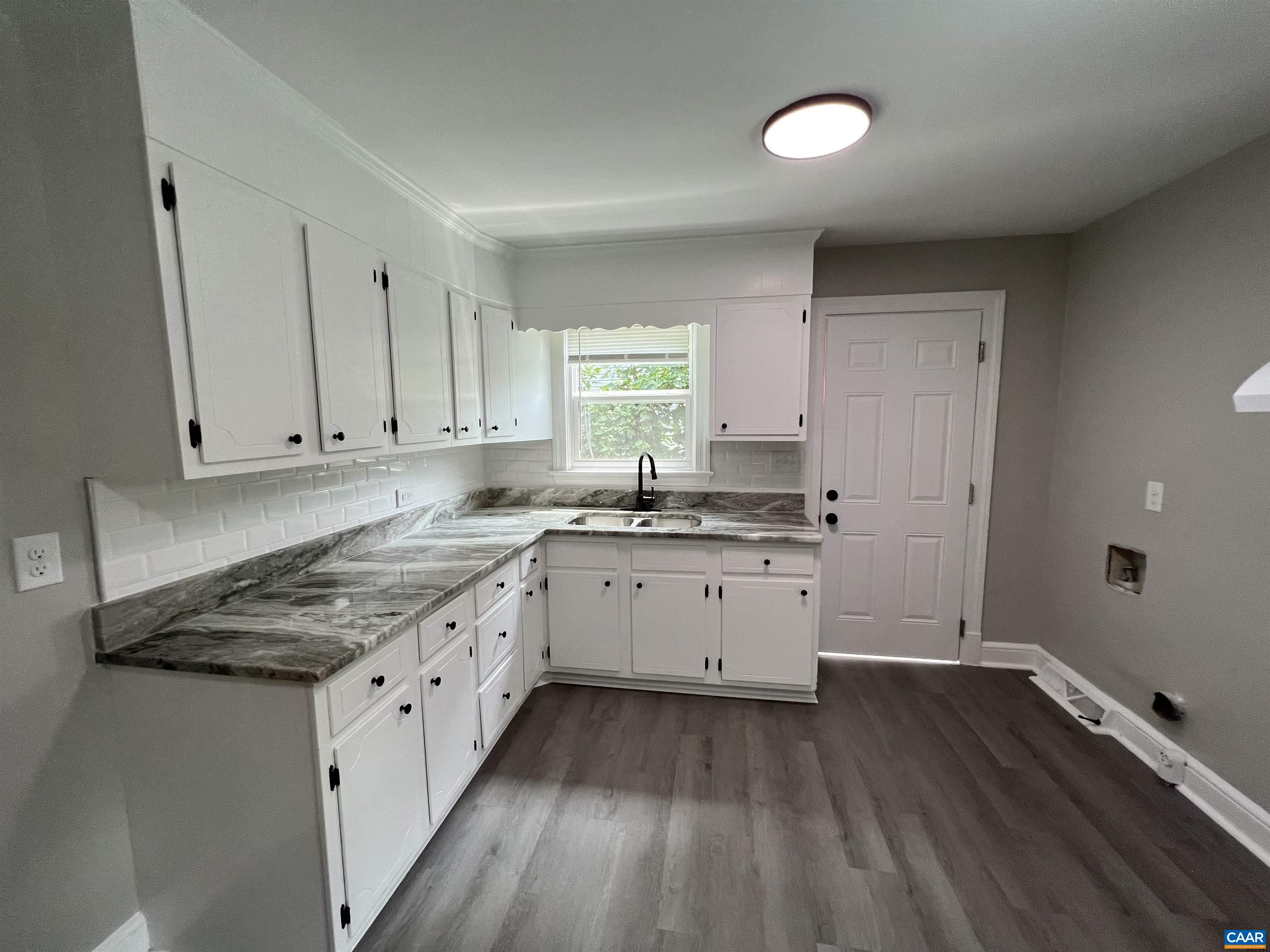 1210 Cherry Ave, Charlottesville, VA 22903 - photo 7