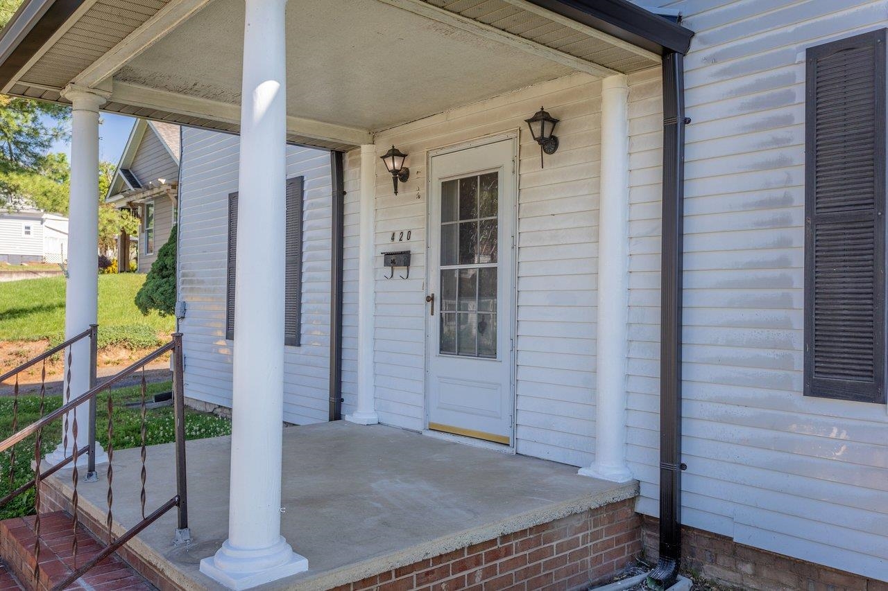 420 W Spring St, Woodstock, VA 22664 — photo 5