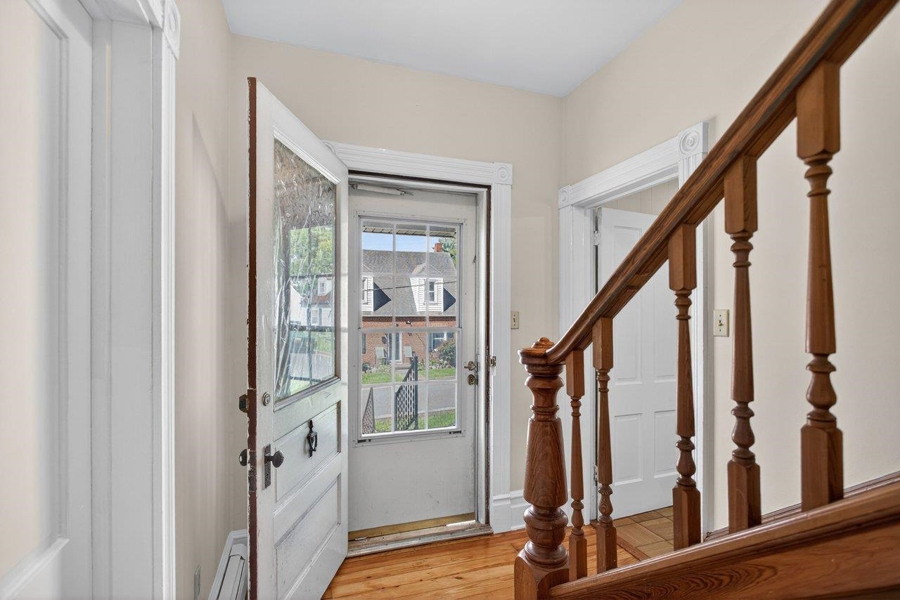 420 W Spring St, Woodstock, VA 22664 — photo 6
