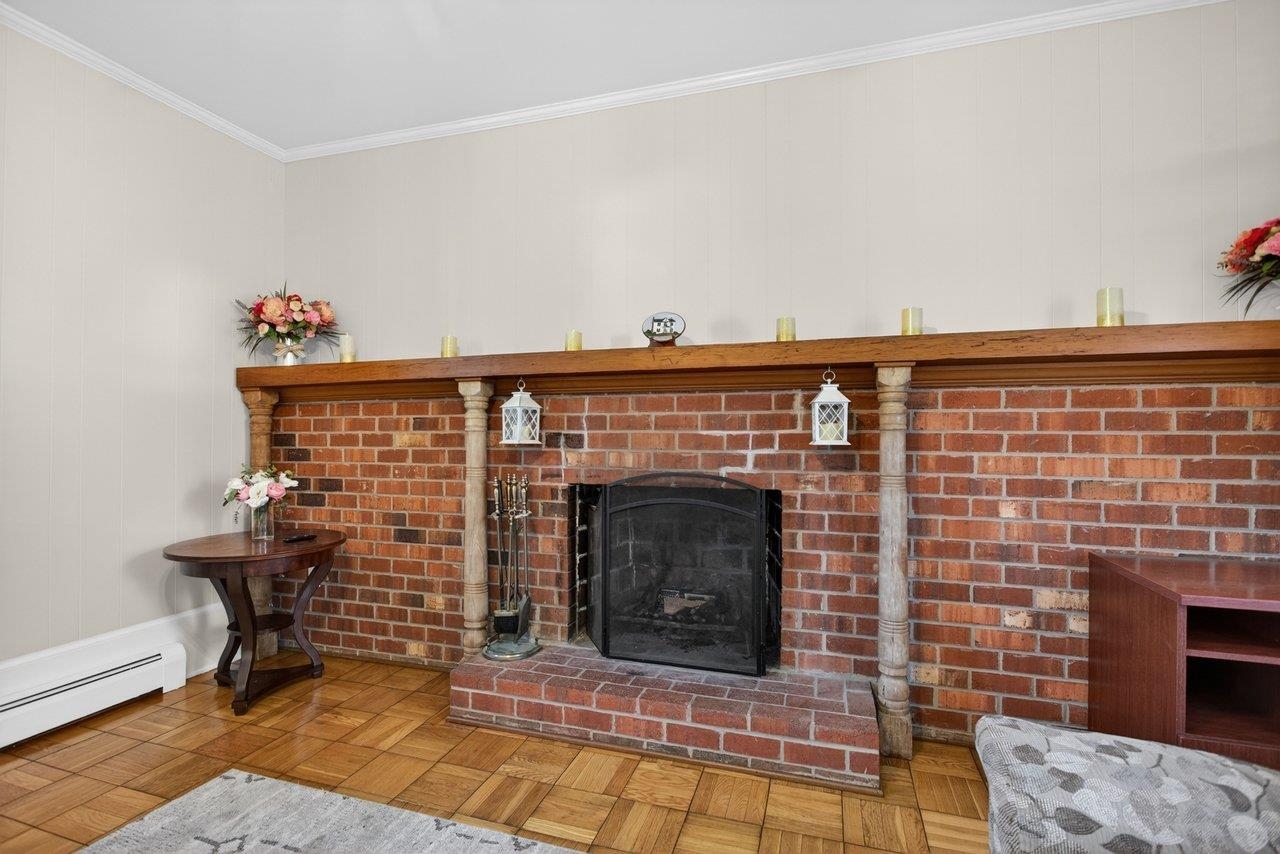 420 W Spring St, Woodstock, VA 22664 — photo 9