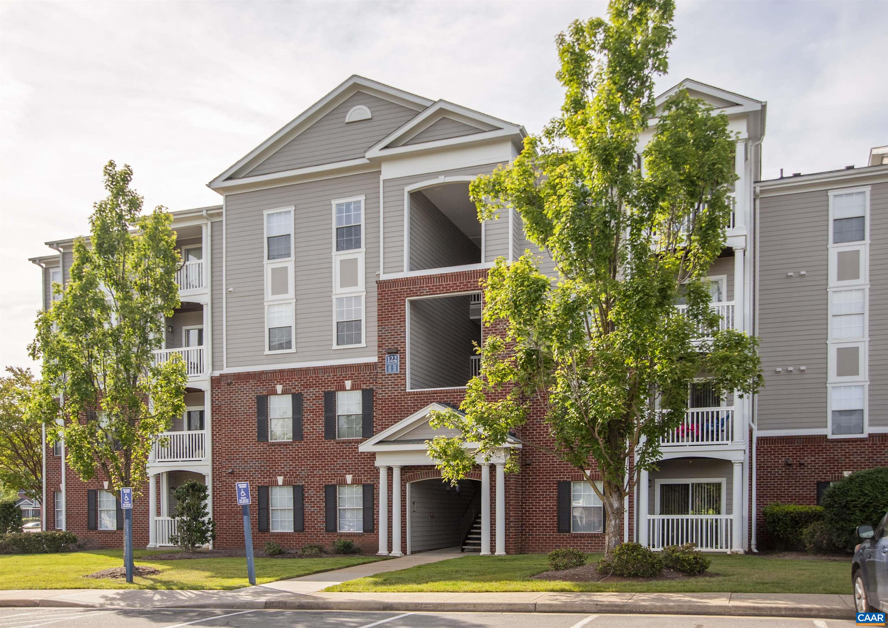 122 Yellowstone Dr, Charlottesville, VA 22903