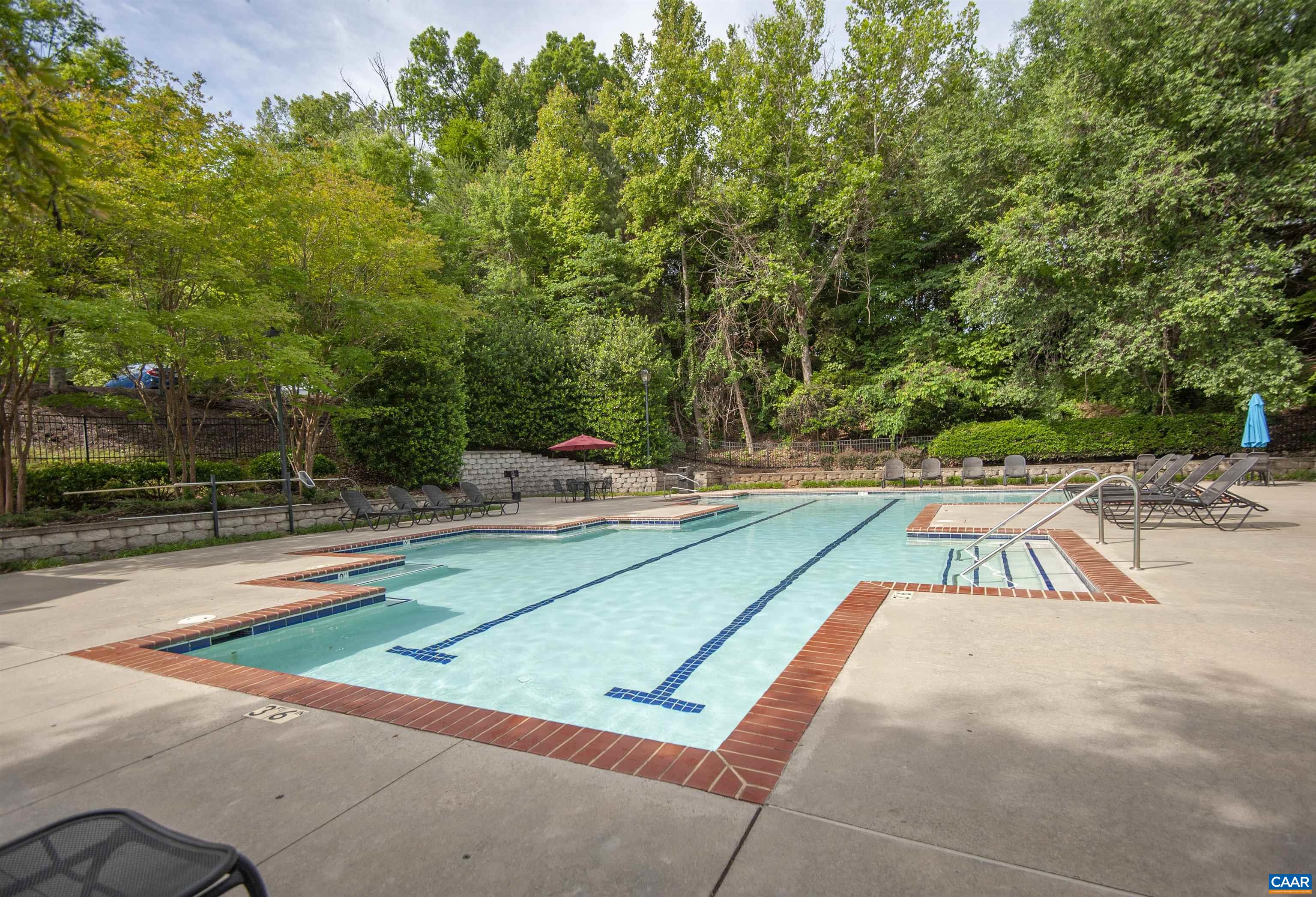 122 Yellowstone Dr, Charlottesville, VA 22903 — photo 2
