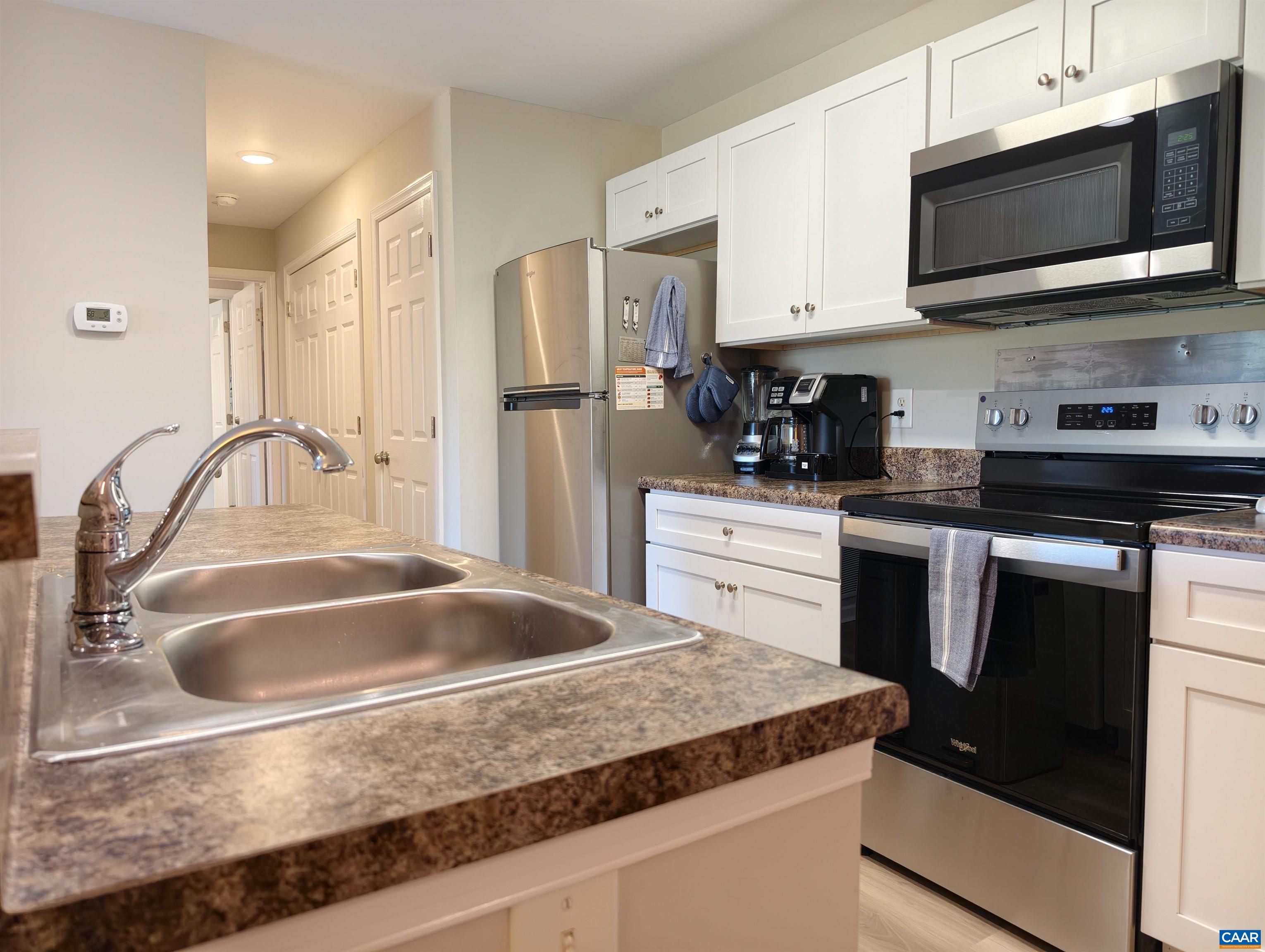 122 Yellowstone Dr, Charlottesville, VA 22903 — photo 7