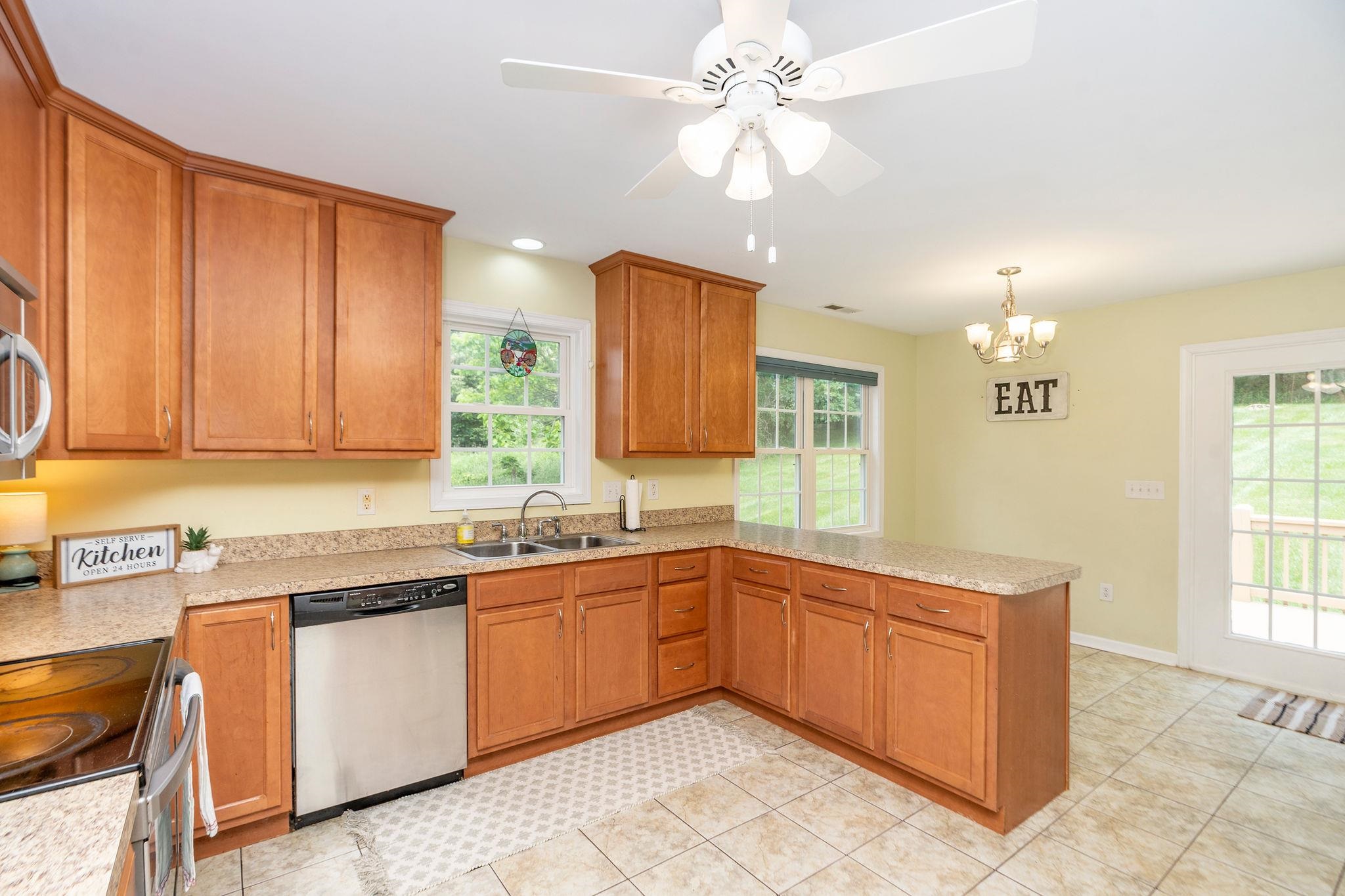 2275 Raphine Rd, Raphine, VA 24472 — photo 7