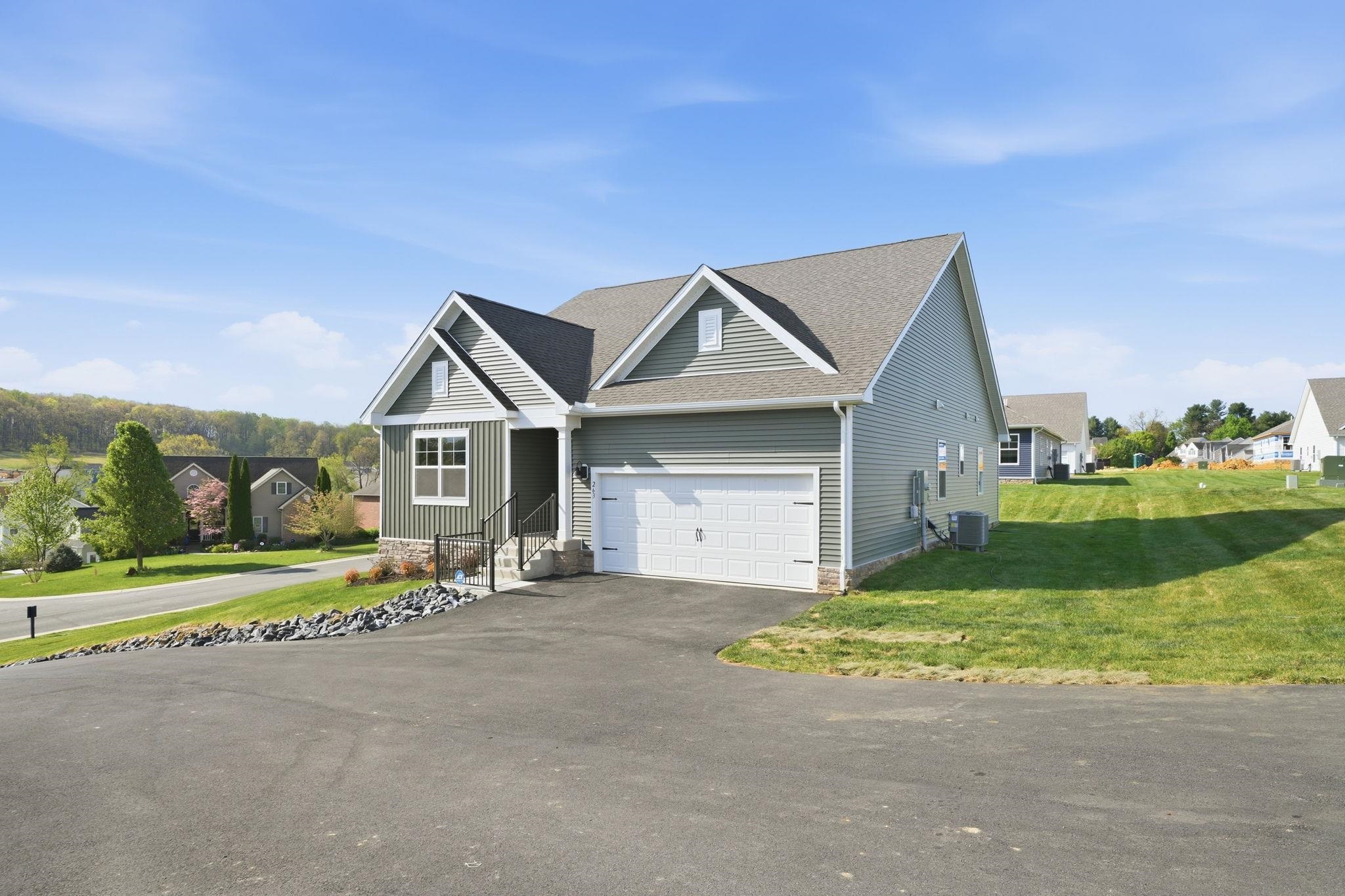 263 Heather Ln, Staunton, VA 24401 — photo 2