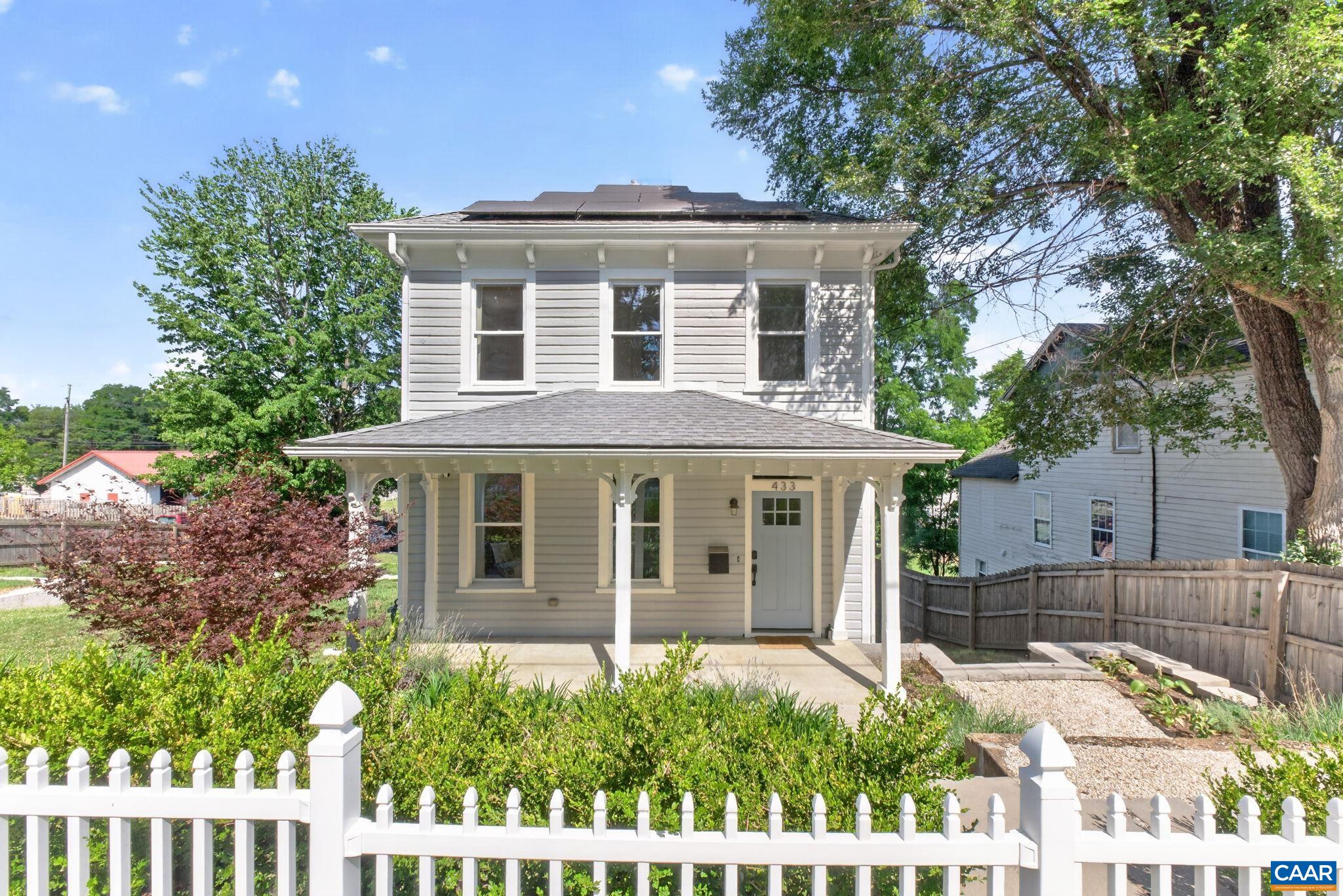433 N Winchester Ave, Waynesboro, VA 22980 — photo 2