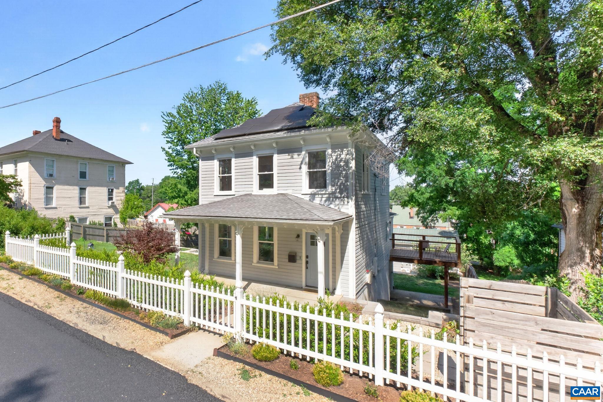 433 N Winchester Ave, Waynesboro, VA 22980 — photo 4