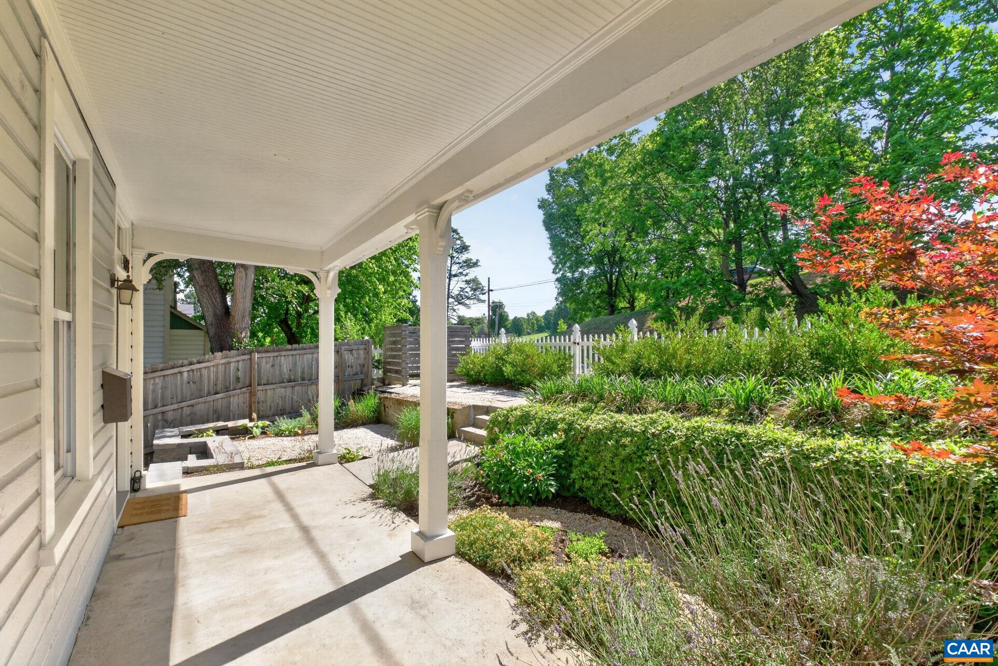 433 N Winchester Ave, Waynesboro, VA 22980 — photo 6