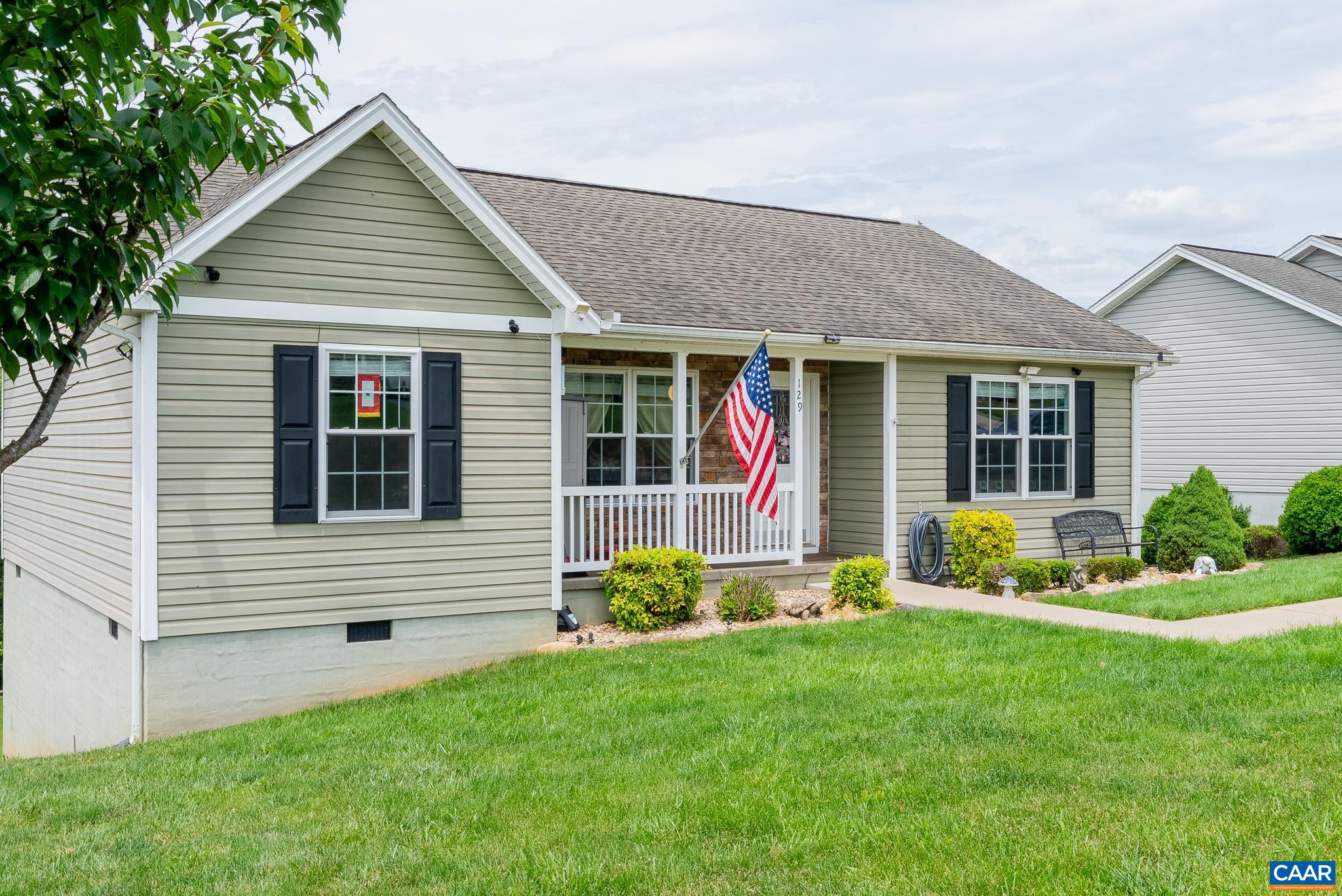 129 Thoroughbred Cir, Lexington, VA 24450 — photo 2