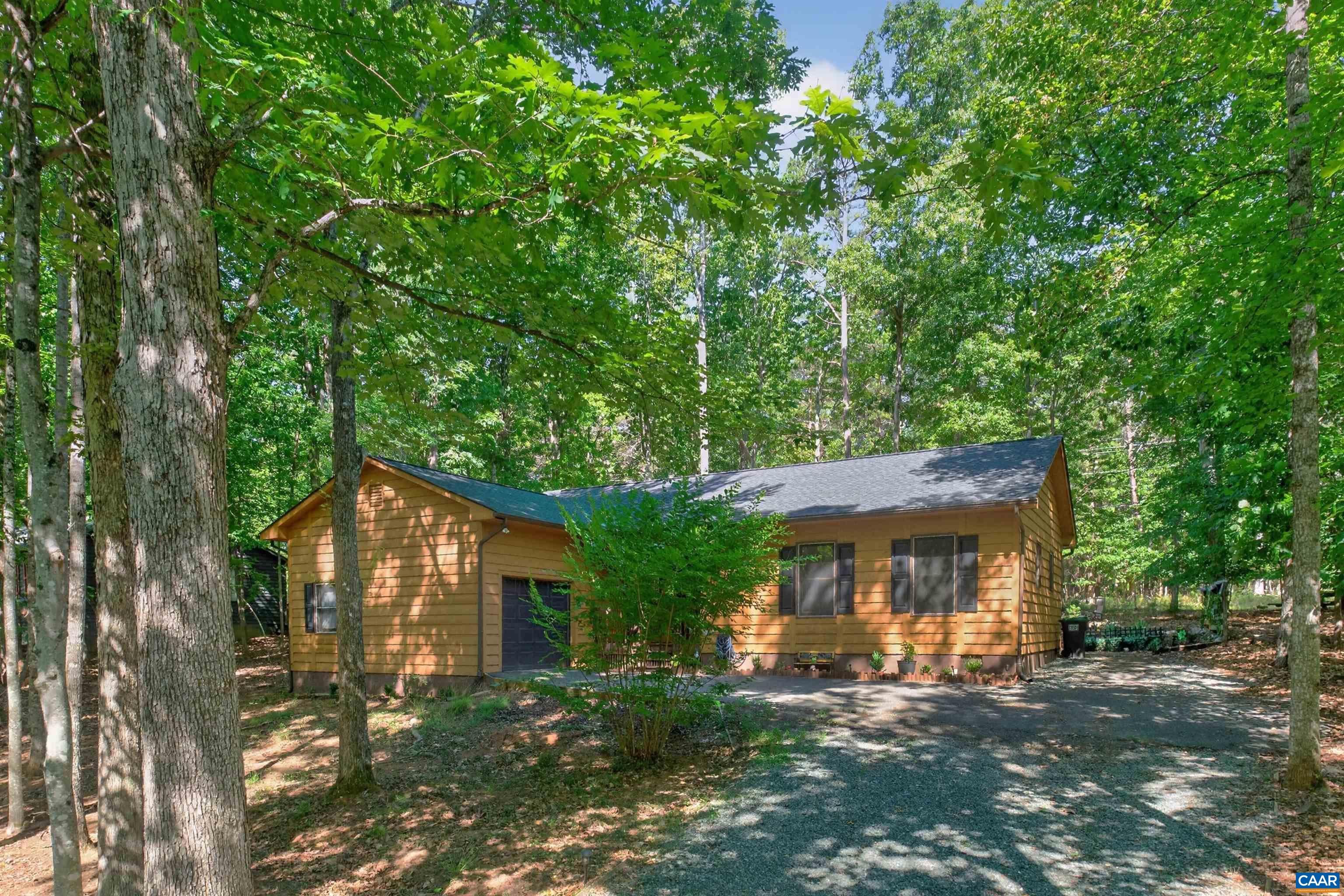 377 Jefferson Dr, Palmyra, VA 22963