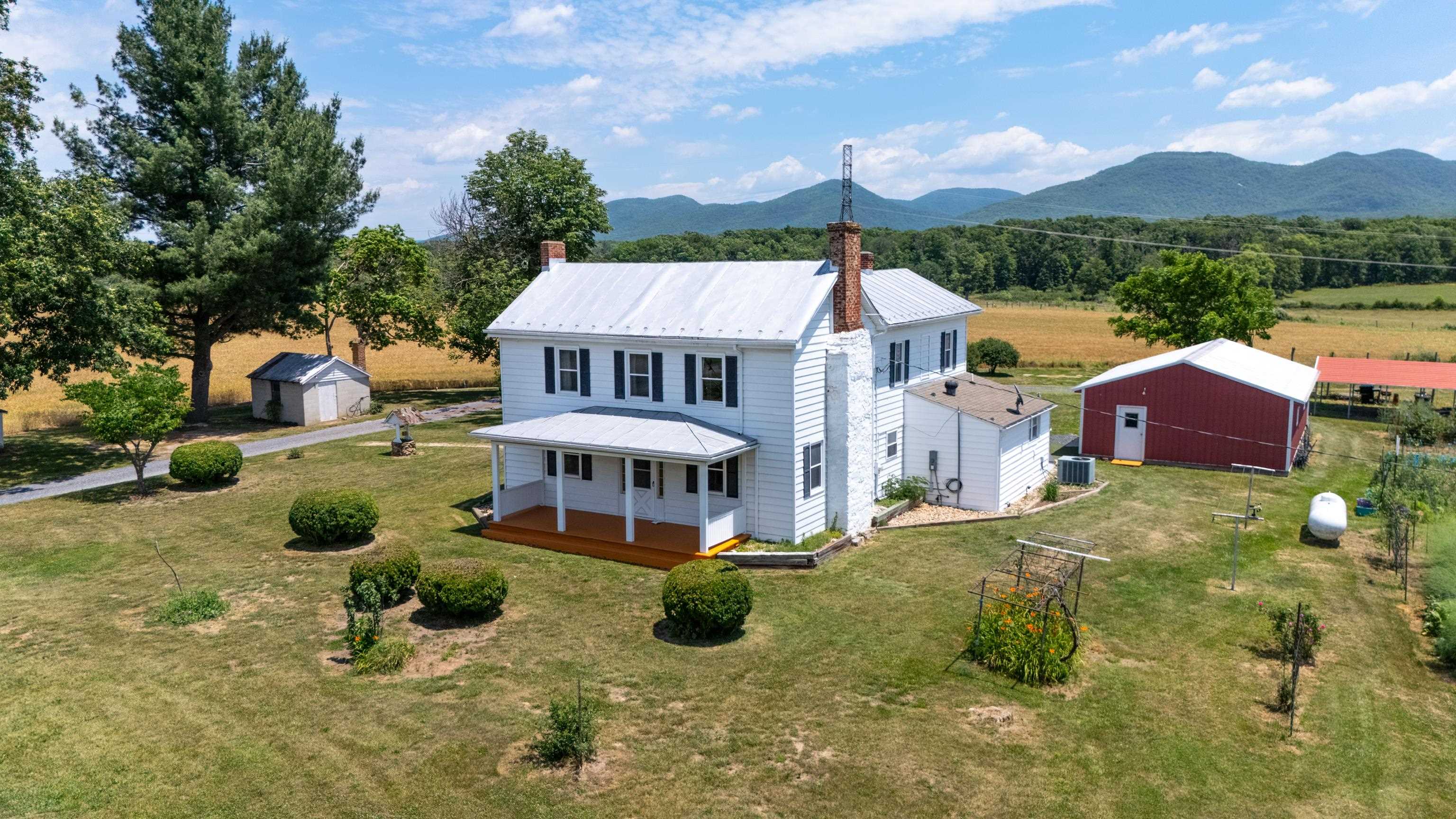 139 Teter Rd, Grottoes, VA 24441