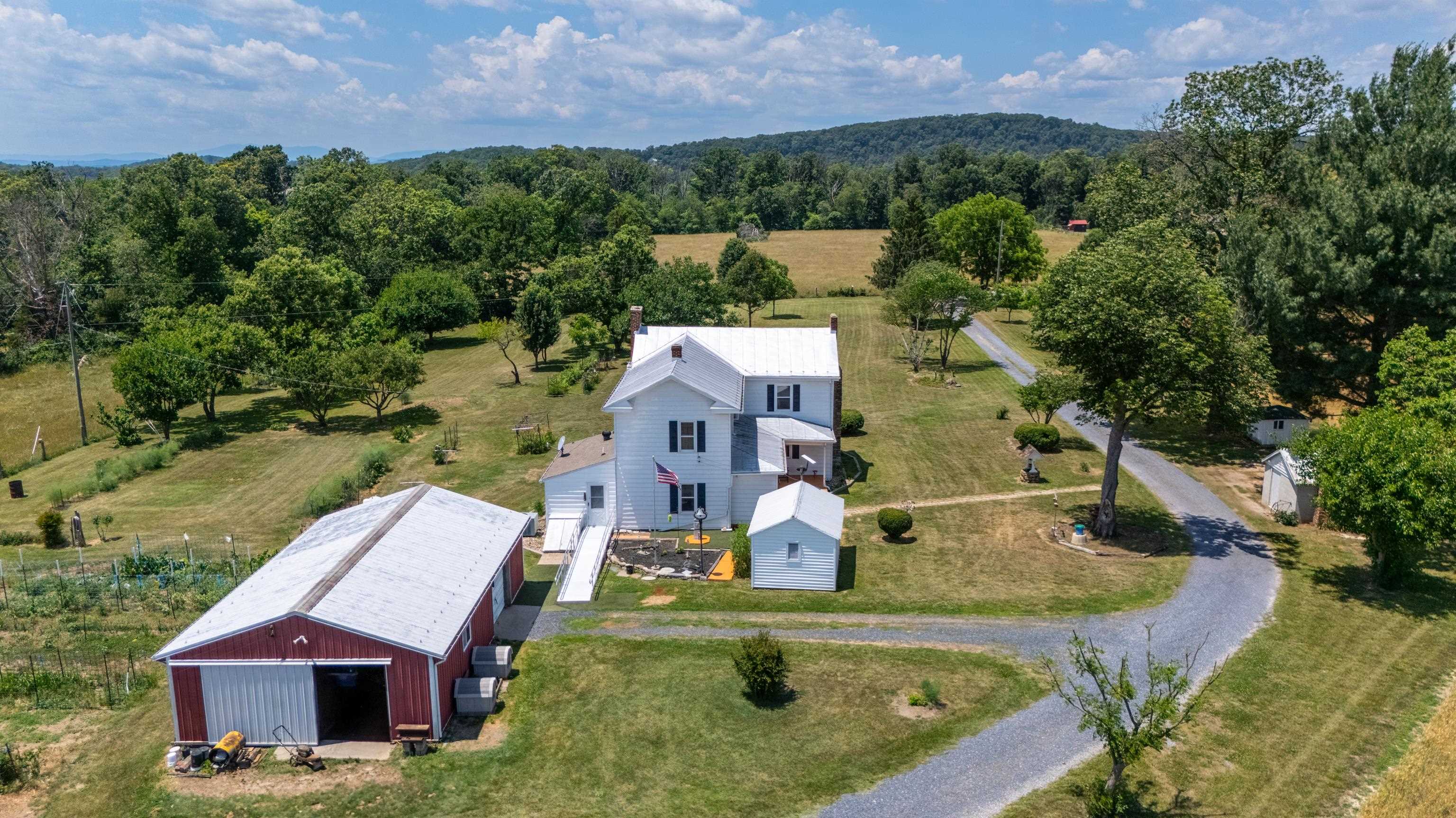 139 Teter Rd, Grottoes, VA 24441 — photo 2