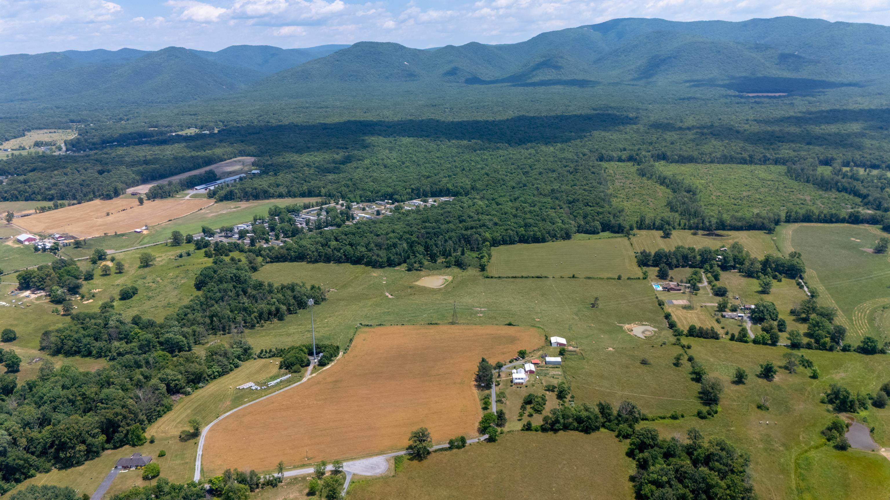 139 Teter Rd, Grottoes, VA 24441 — photo 4