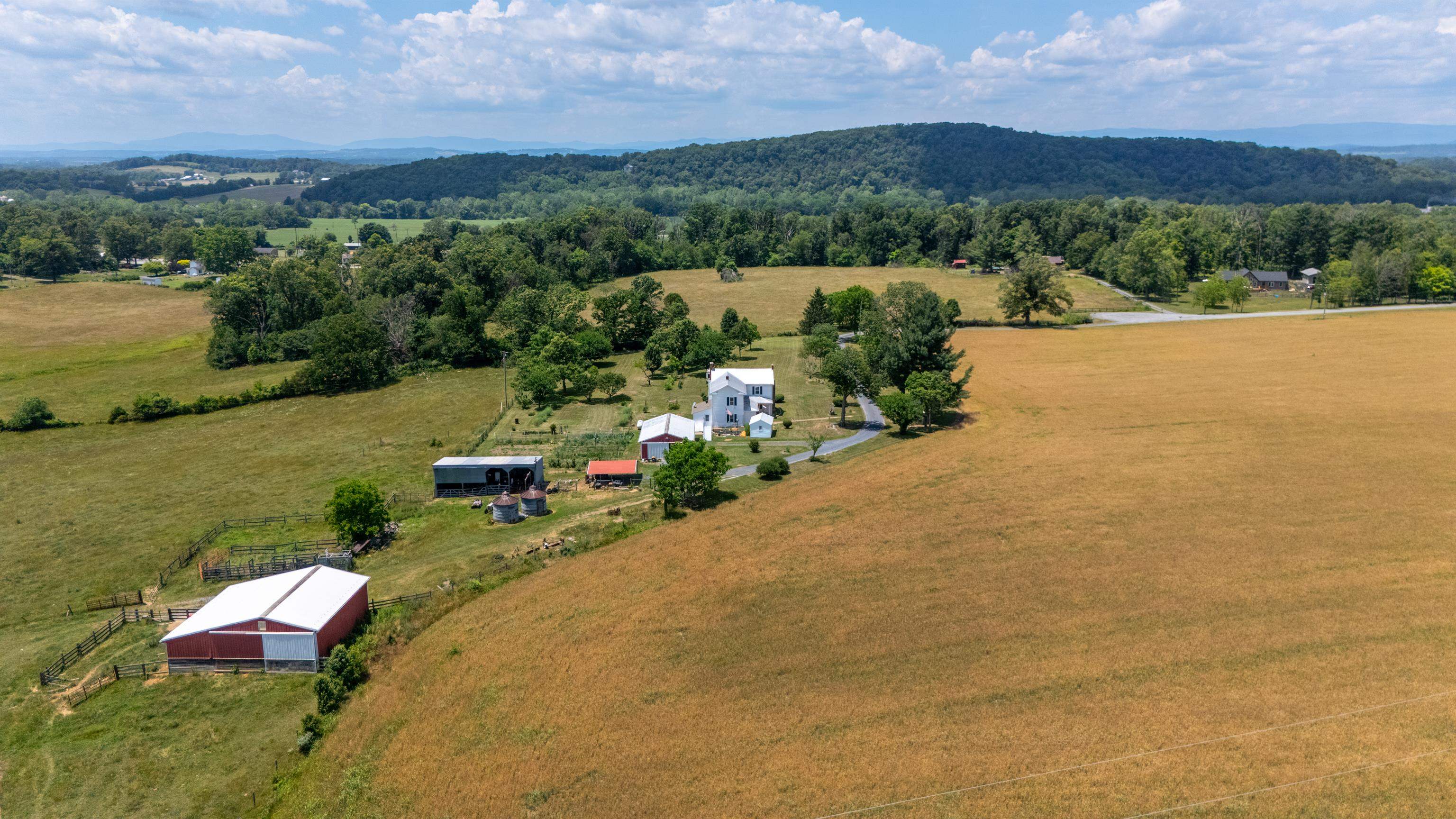 139 Teter Rd, Grottoes, VA 24441 — photo 8