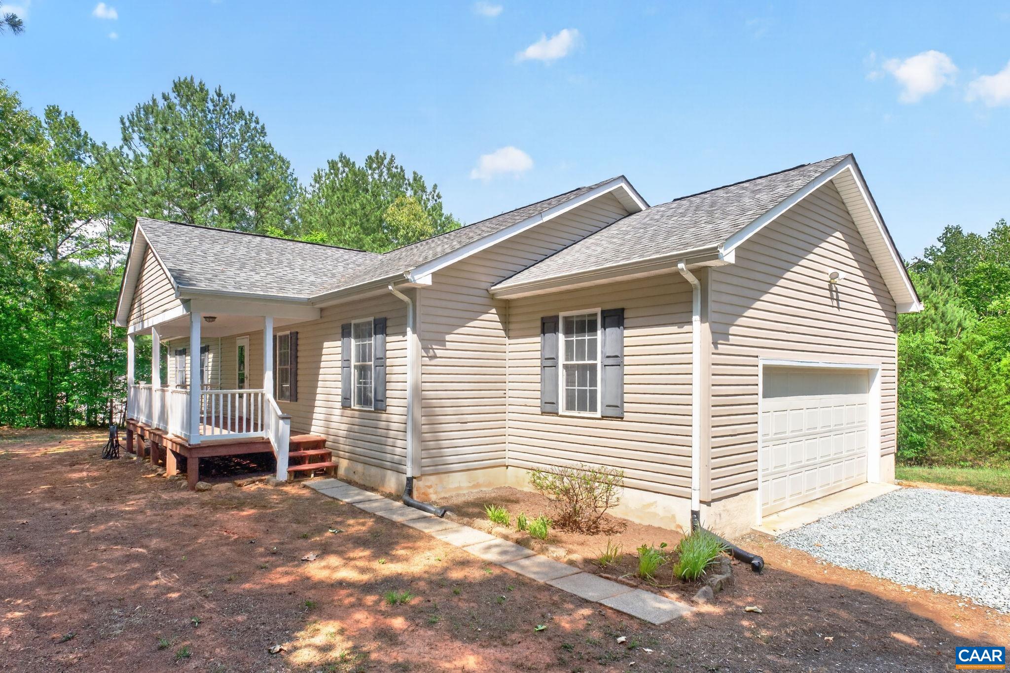 38 Butler Ln, Scottsville, VA 24590